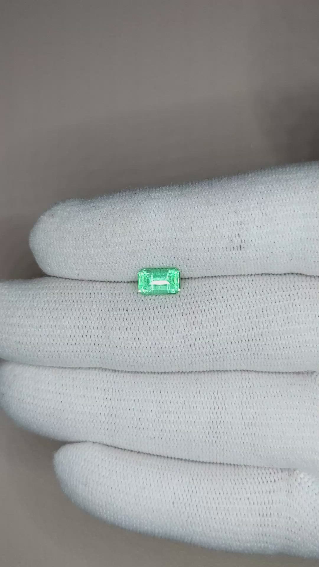 0.90 Ct. Emerald from Russia Size Video