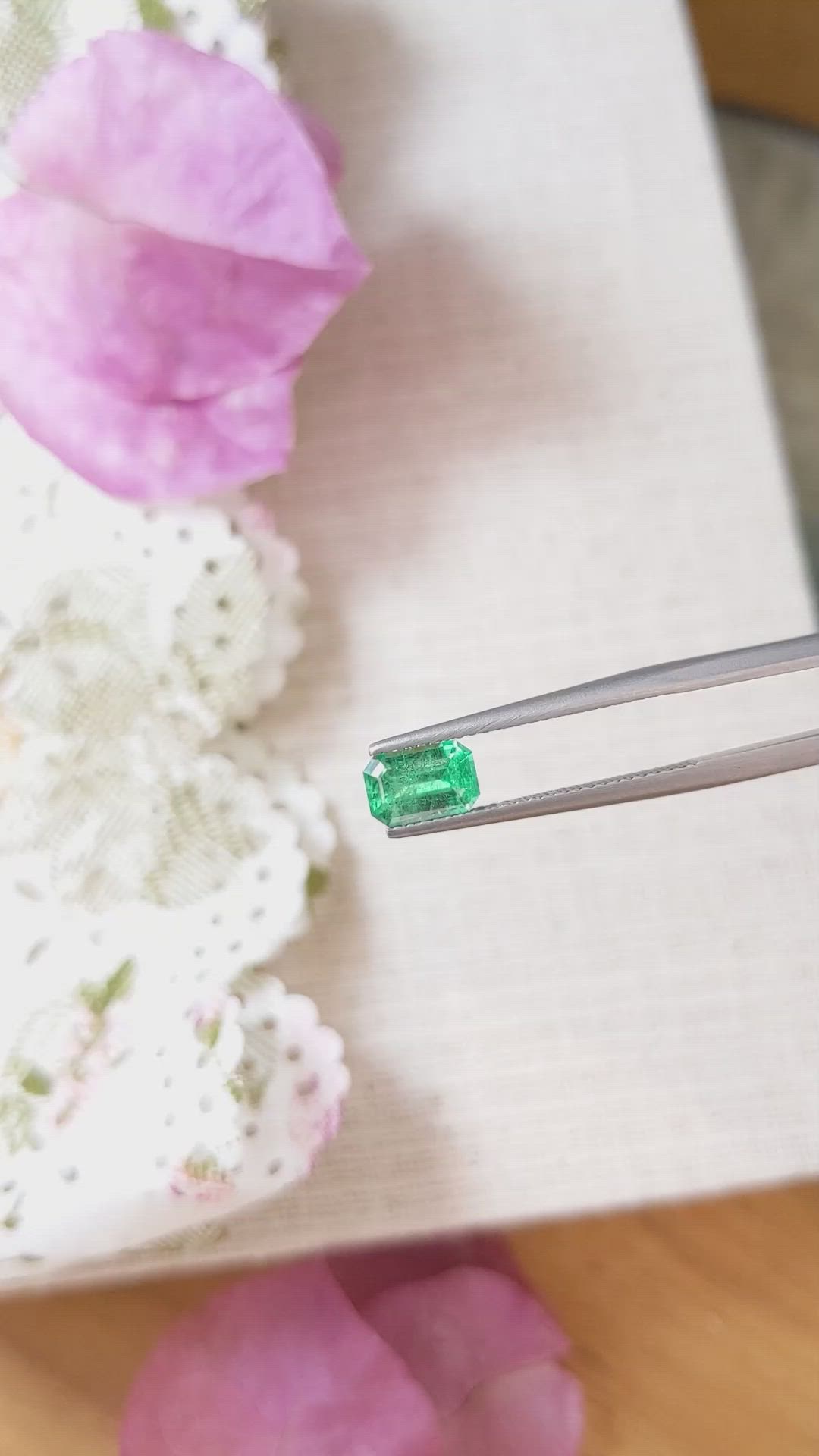 0.99 Ct. Emerald from Russia Size Video
