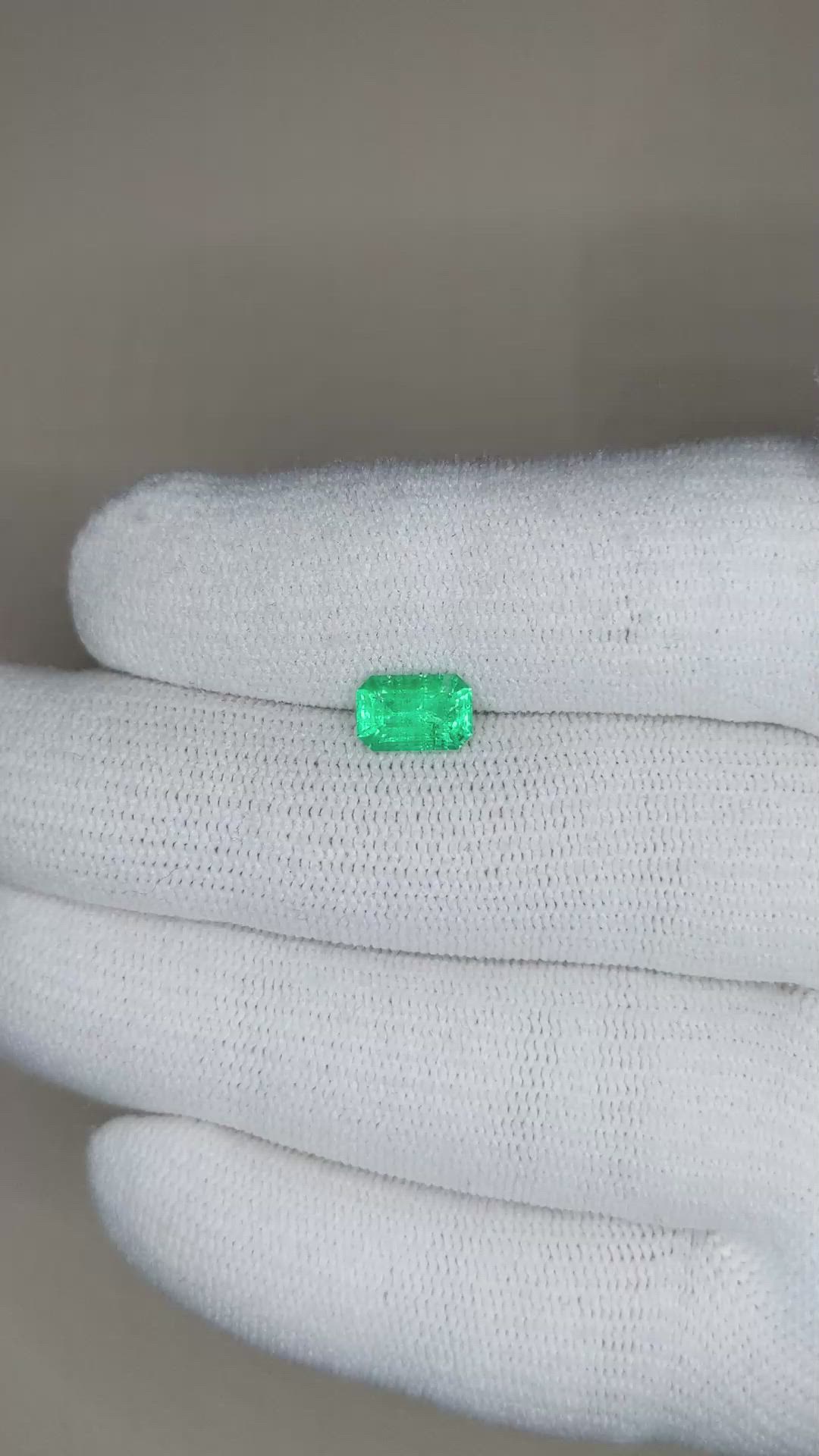 0.99 Ct. Emerald from Russia Size Video