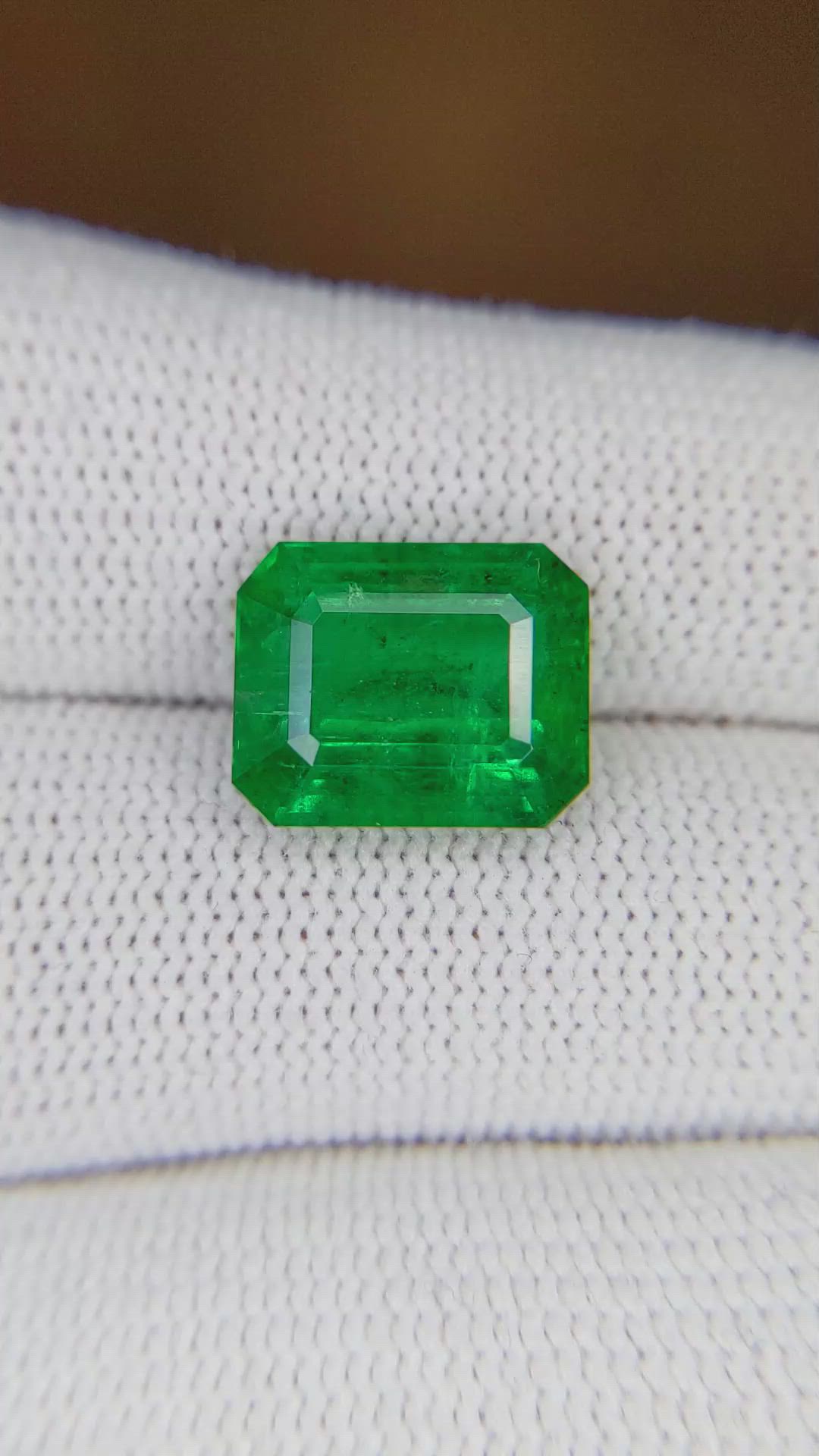 5.29 Ct. Emerald from Zambia Size Video
