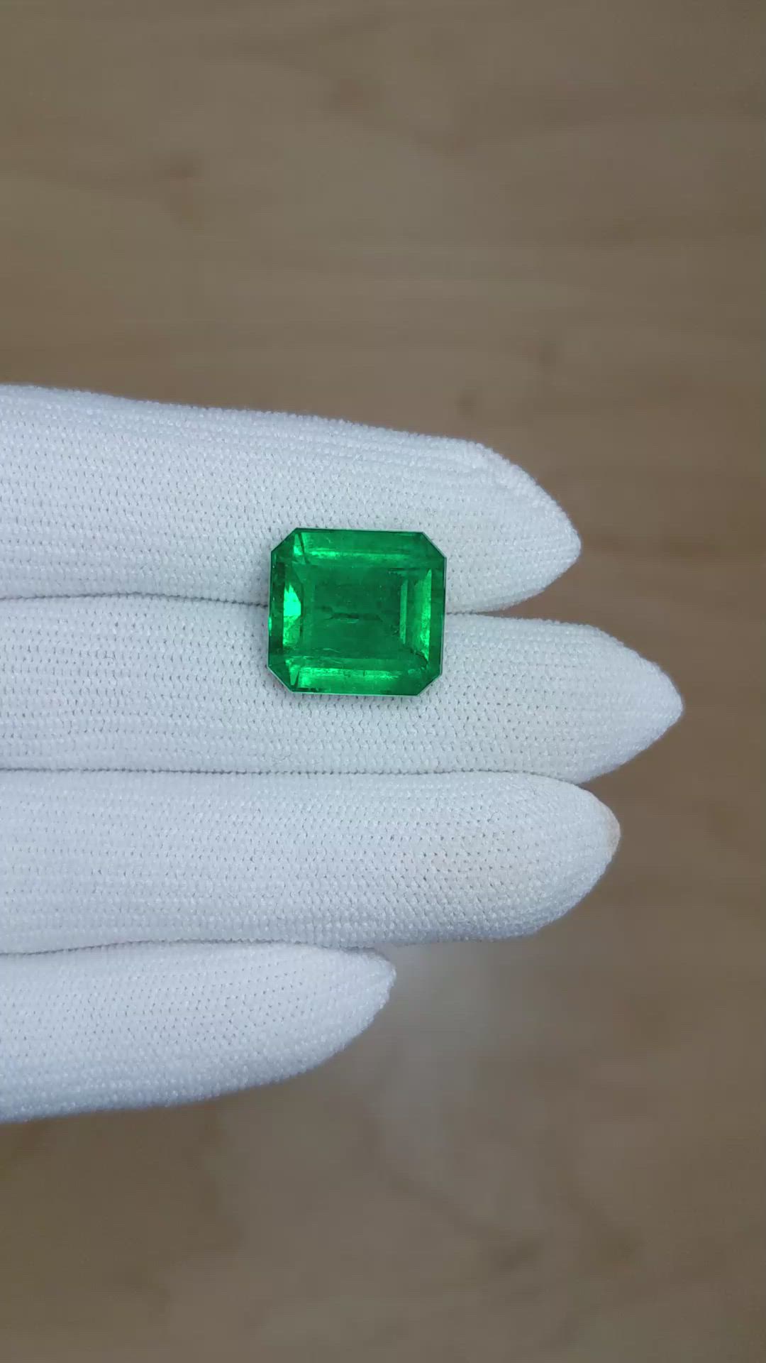 13.04 Ct. Emerald from Zambia Size Video