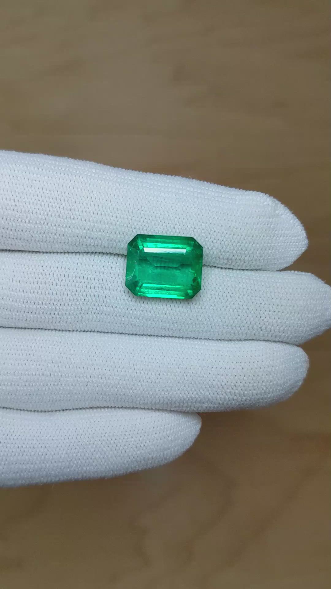 8.73 Ct. Emerald from Zambia Size Video