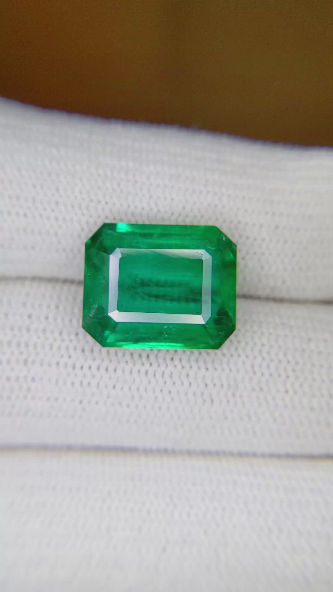 8.73 Ct. Emerald from Zambia Size Video