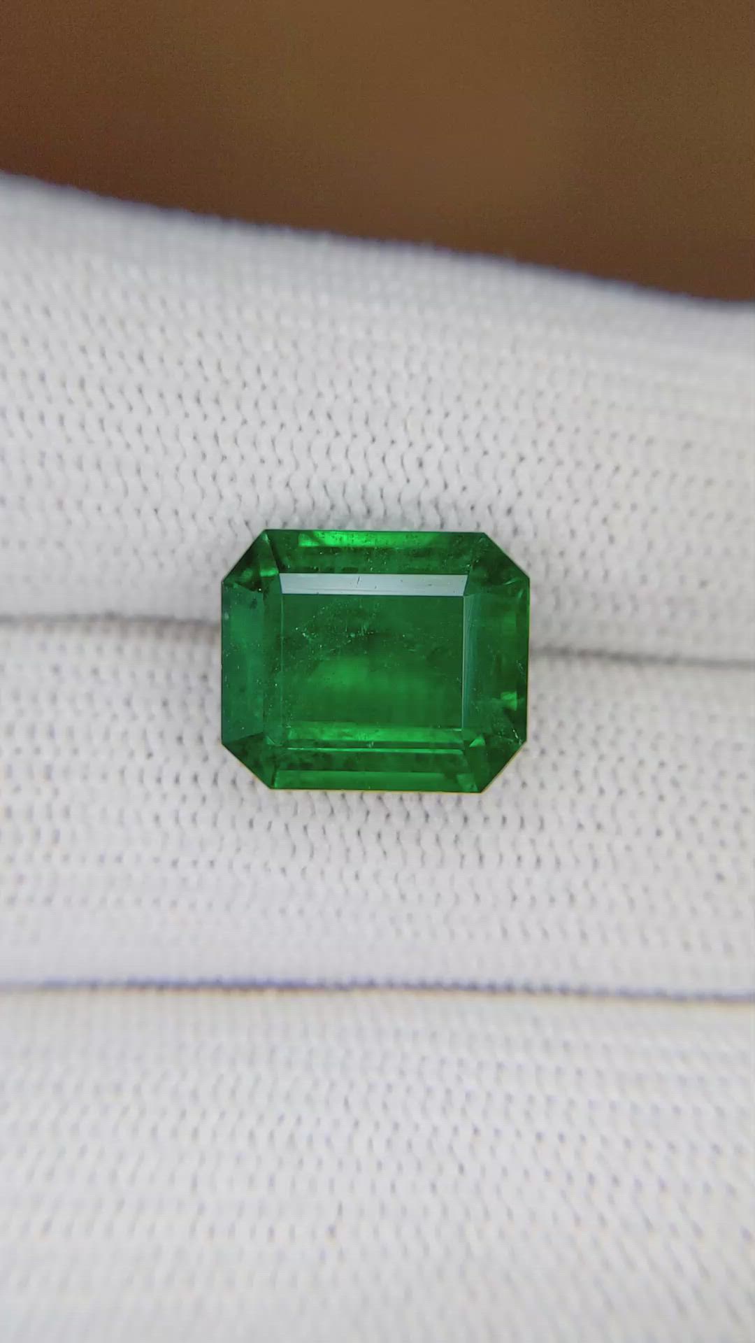6.33 Ct. Emerald from Zambia Size Video
