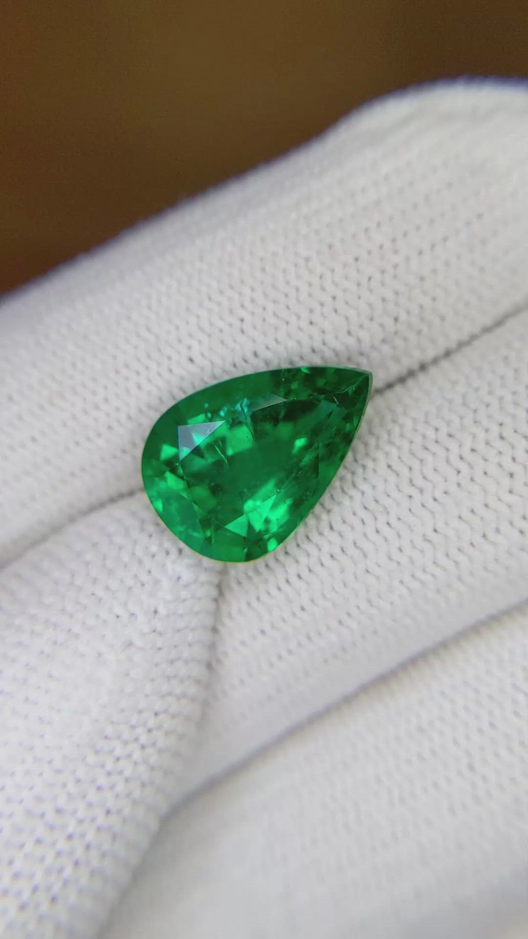 5.34 Ct. Emerald from Zambia Size Video