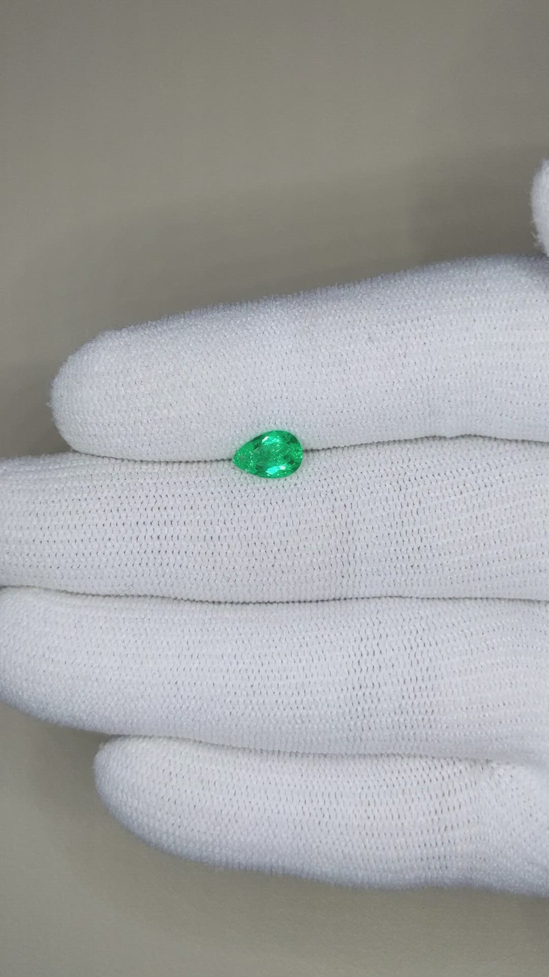 0.64 Ct. Emerald from Colombia Size Video