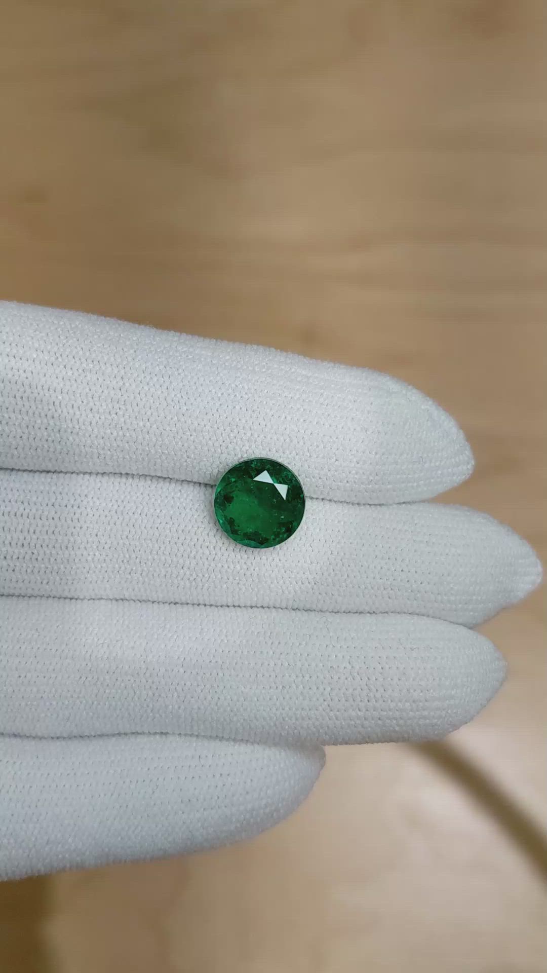 3.16 Ct. Emerald from Colombia Size Video