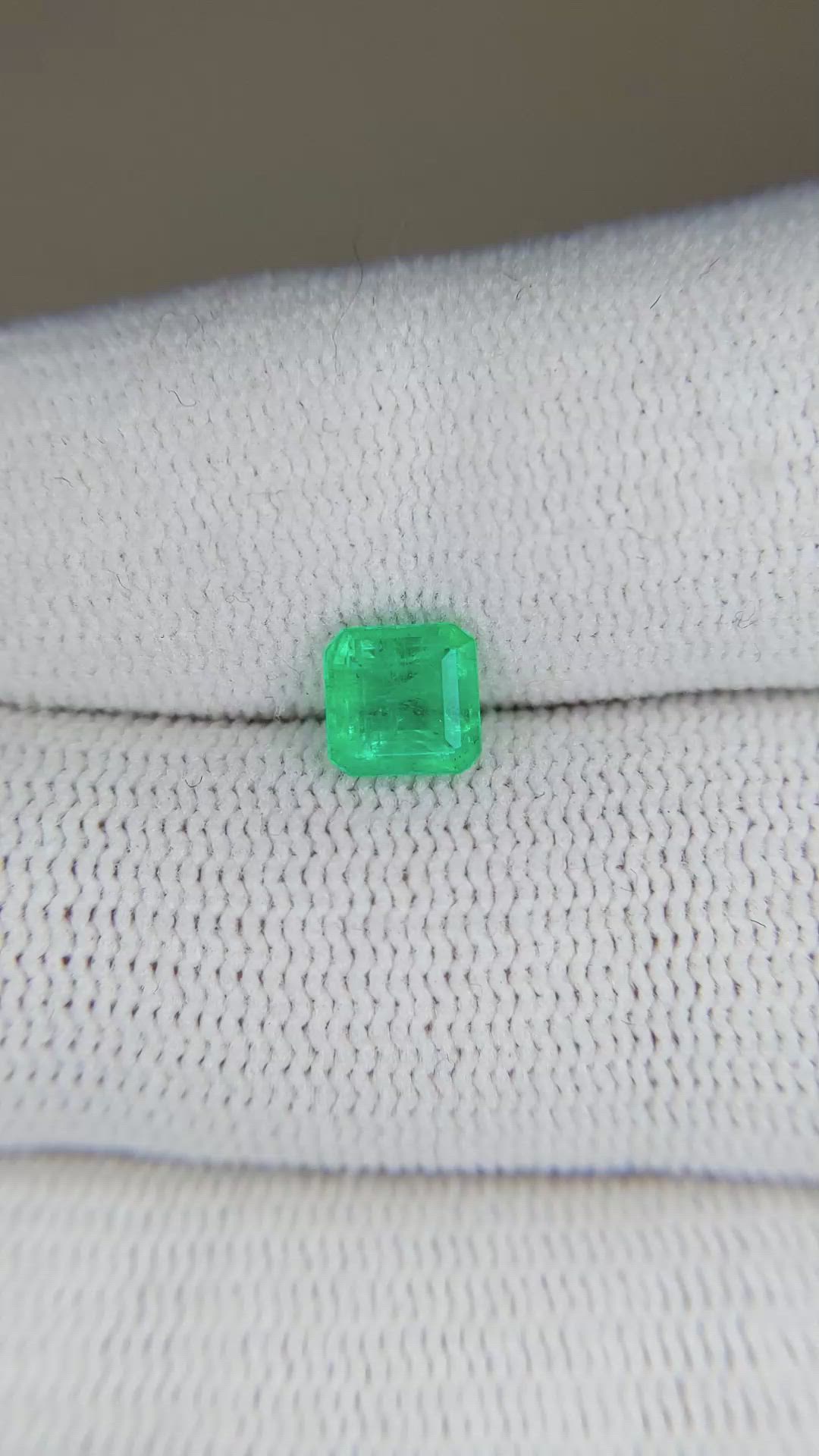 0.72 Ct. Emerald from Zambia Size Video