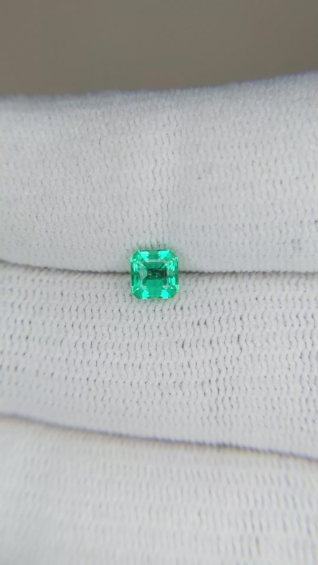 0.52 Ct. Emerald from Russia Size Video