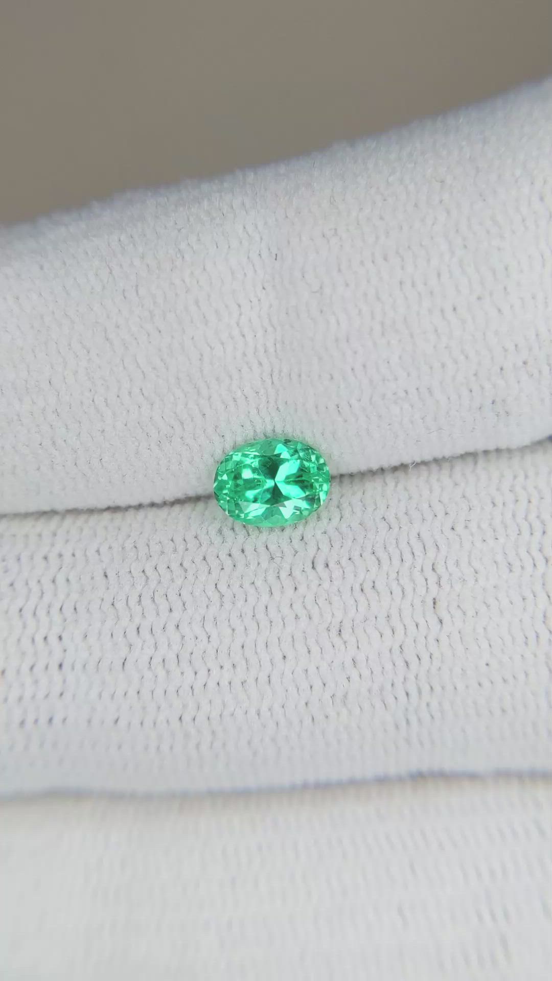 0.62 Ct. Emerald from Russia Size Video