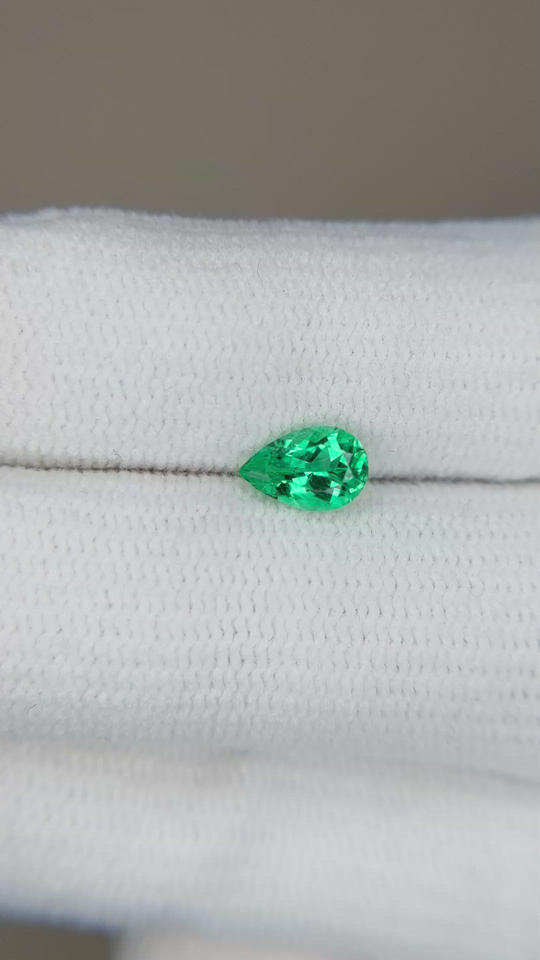 0.52 Ct. Emerald from Russia Size Video