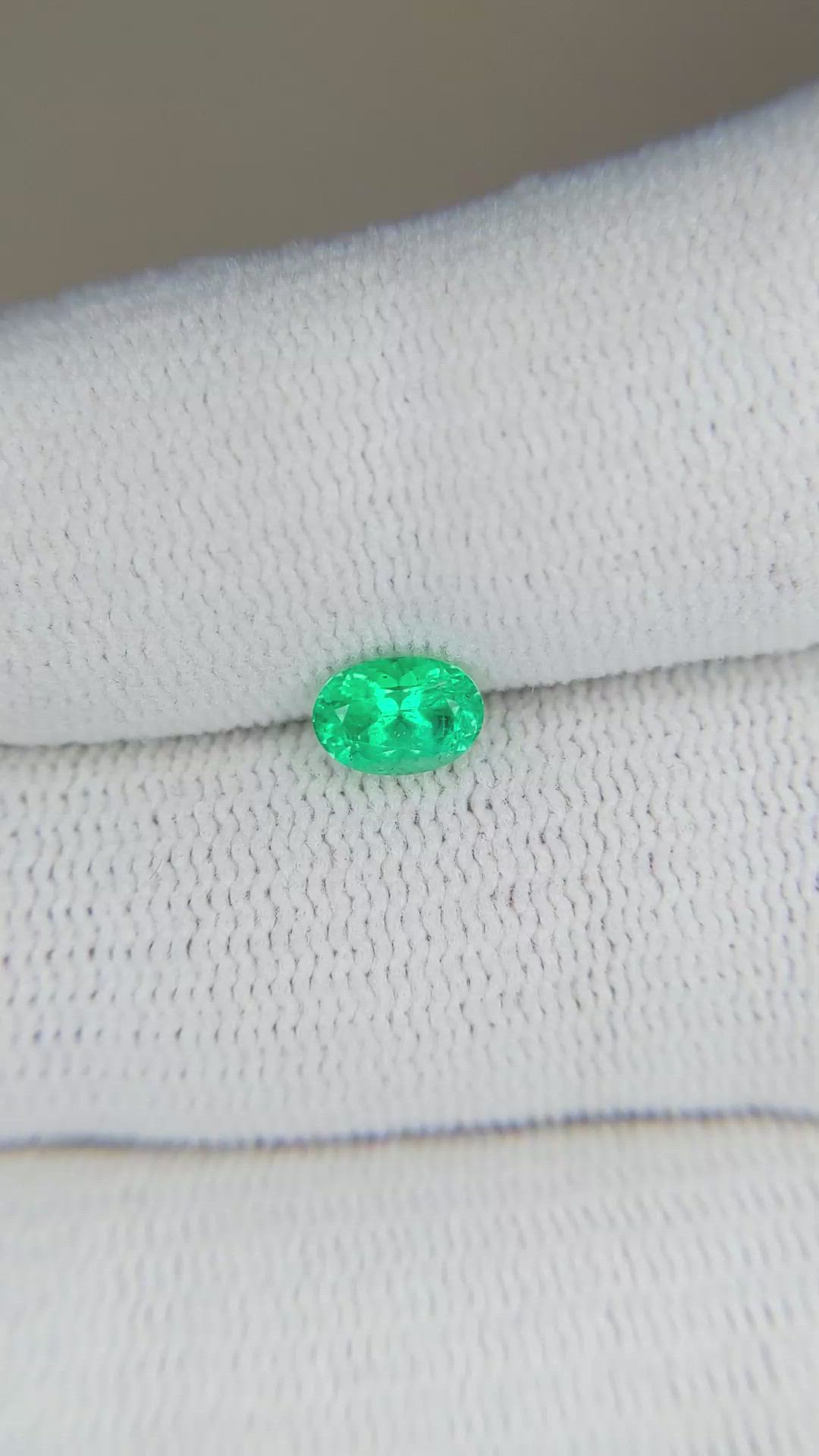 0.64 Ct. Emerald from Russia Size Video