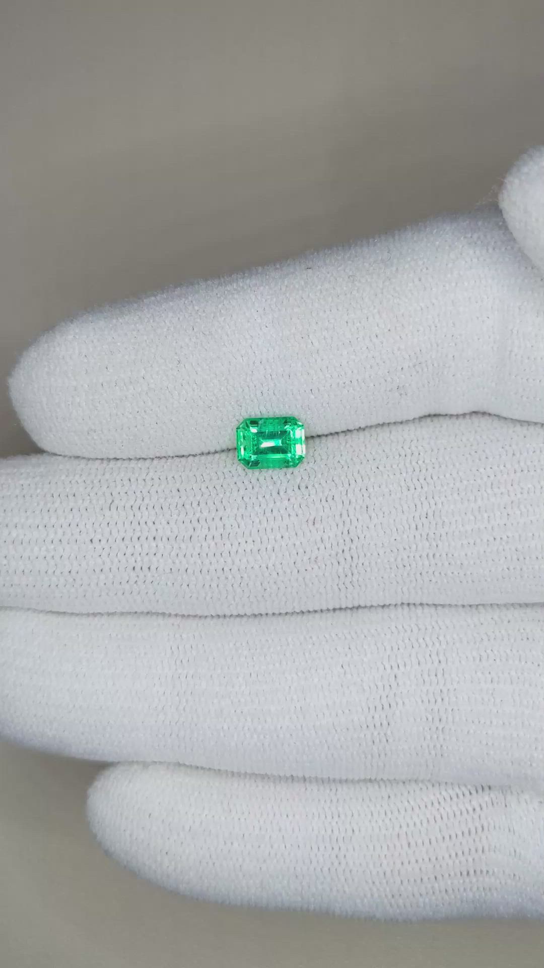 0.83 Ct. Emerald from Russia Size Video