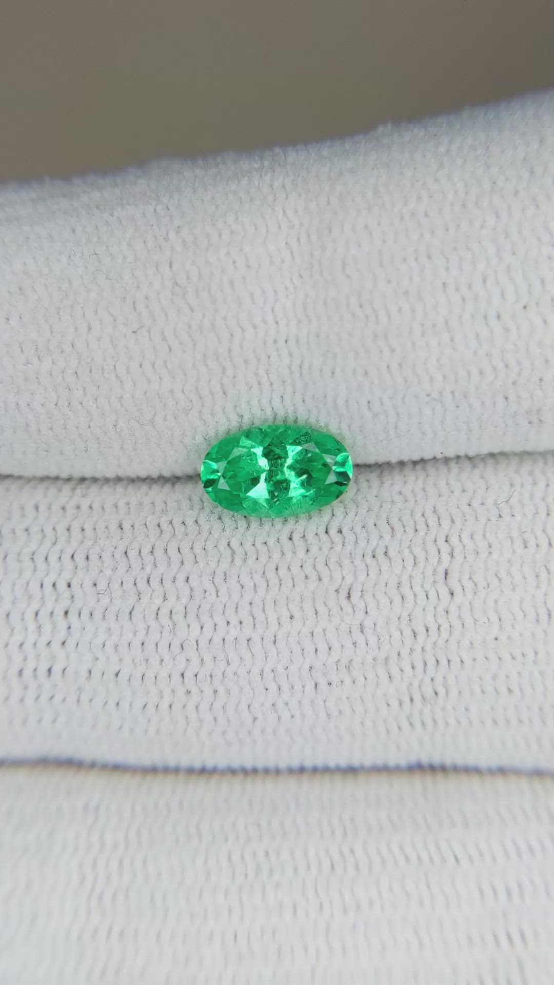 0.83 Ct. Emerald from Russia Size Video