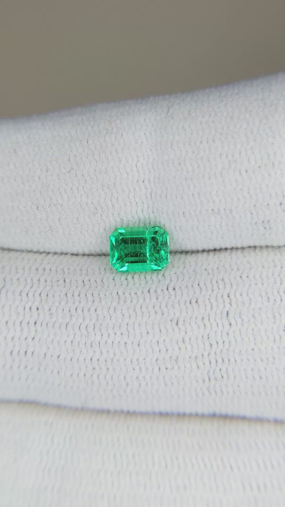 0.83 Ct. Emerald from Russia Size Video