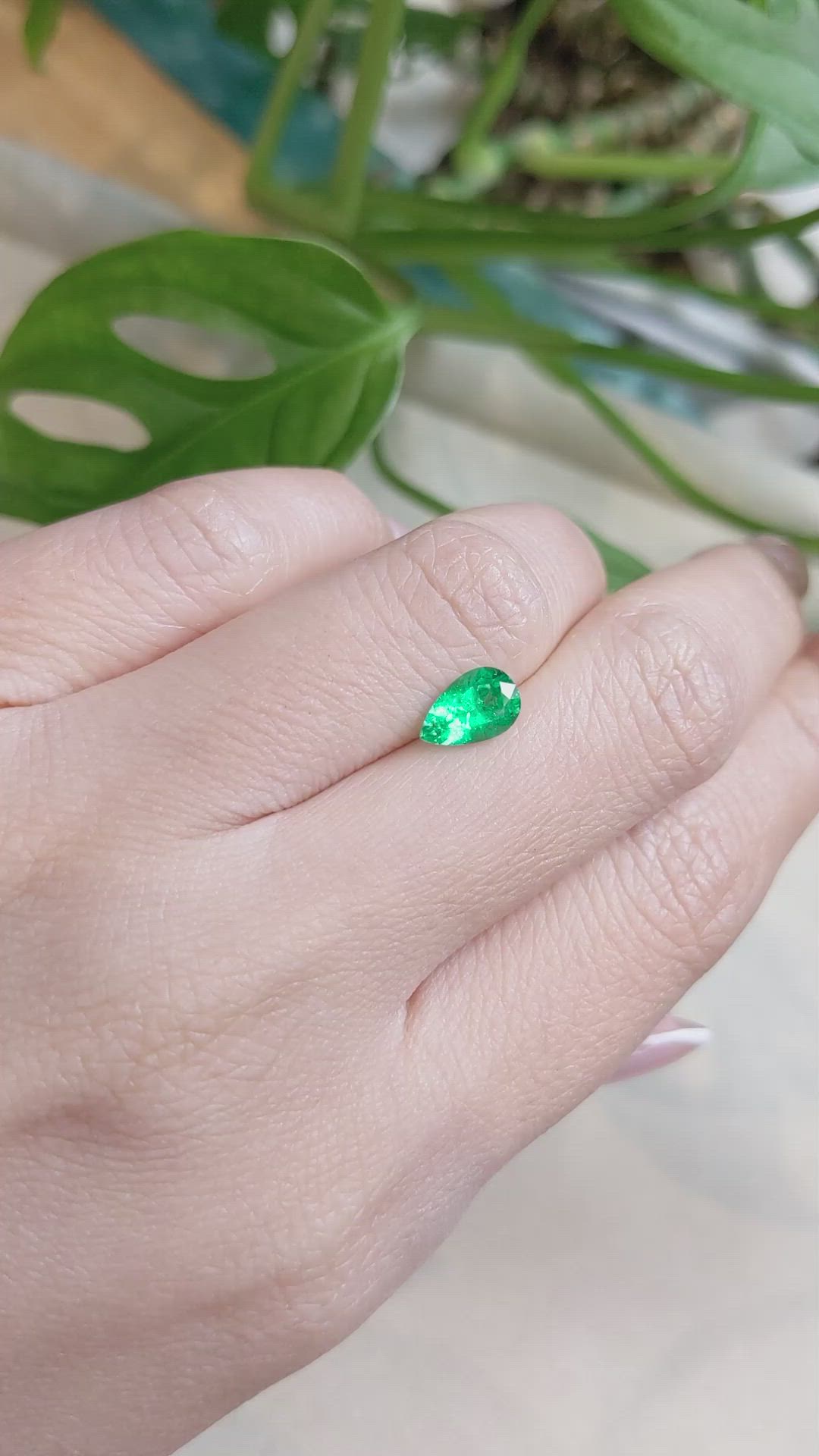 0.90 Ct. Emerald from Russia Size Video