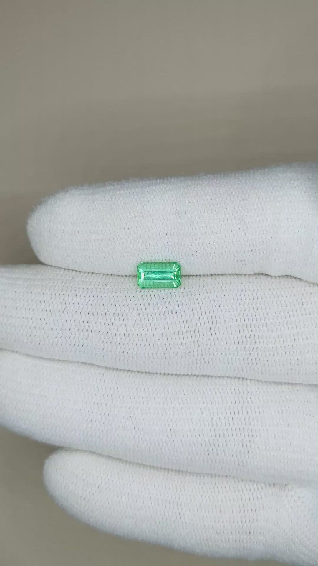 0.87 Ct. Emerald from Russia Size Video