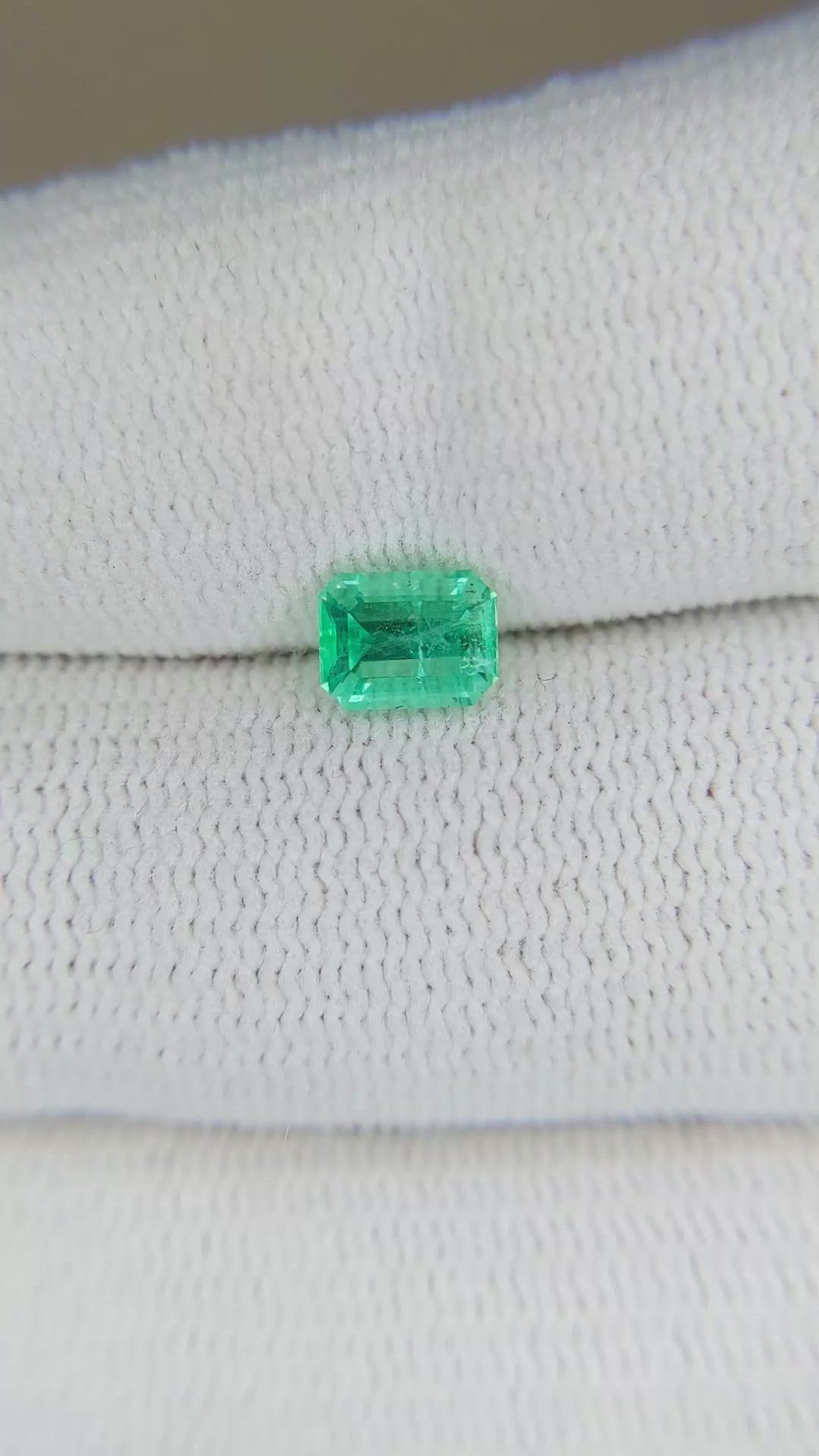 0.72 Ct. Emerald from Russia Size Video