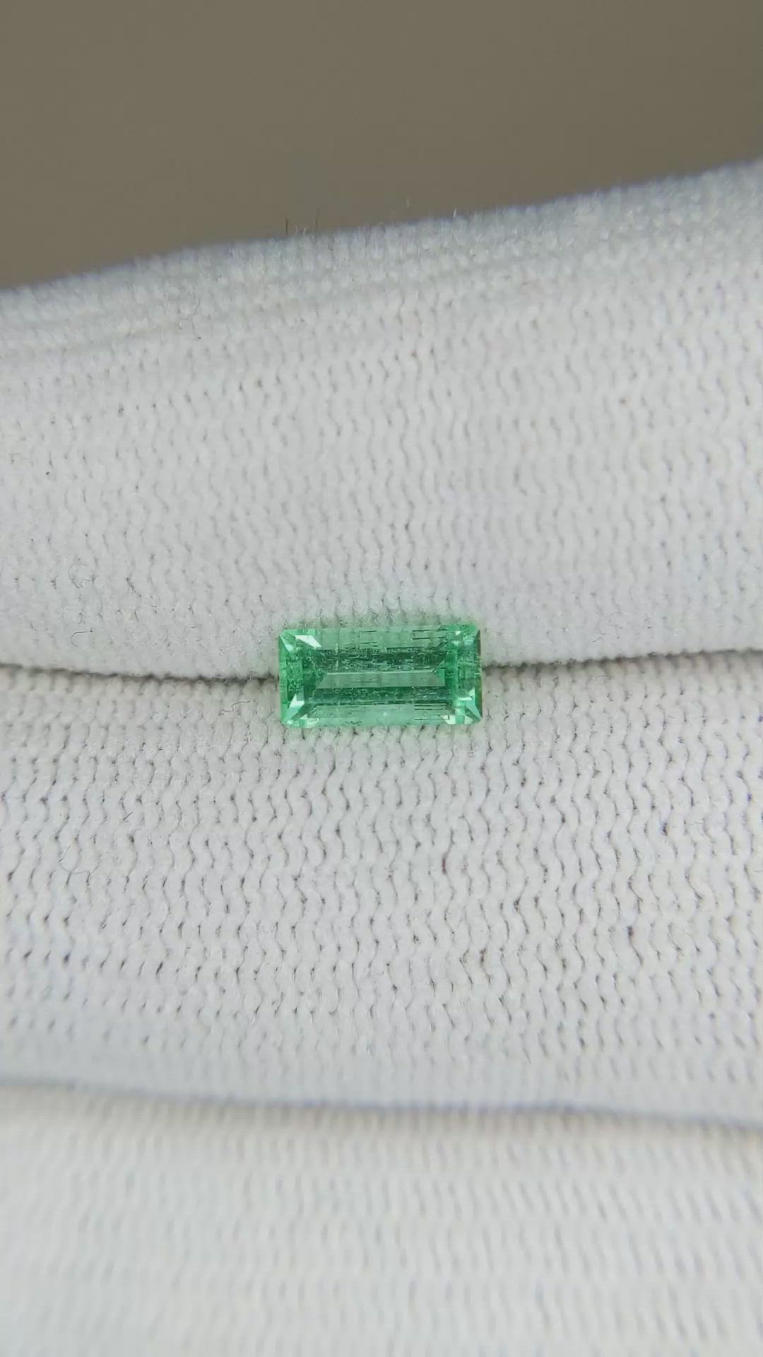 0.63 Ct. Emerald from Russia Size Video
