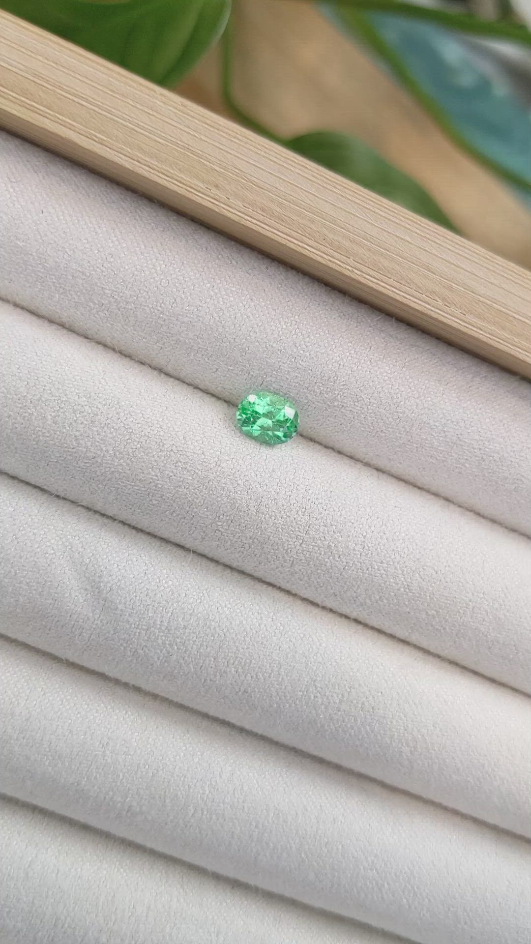 0.70 Ct. Emerald from Russia Size Video