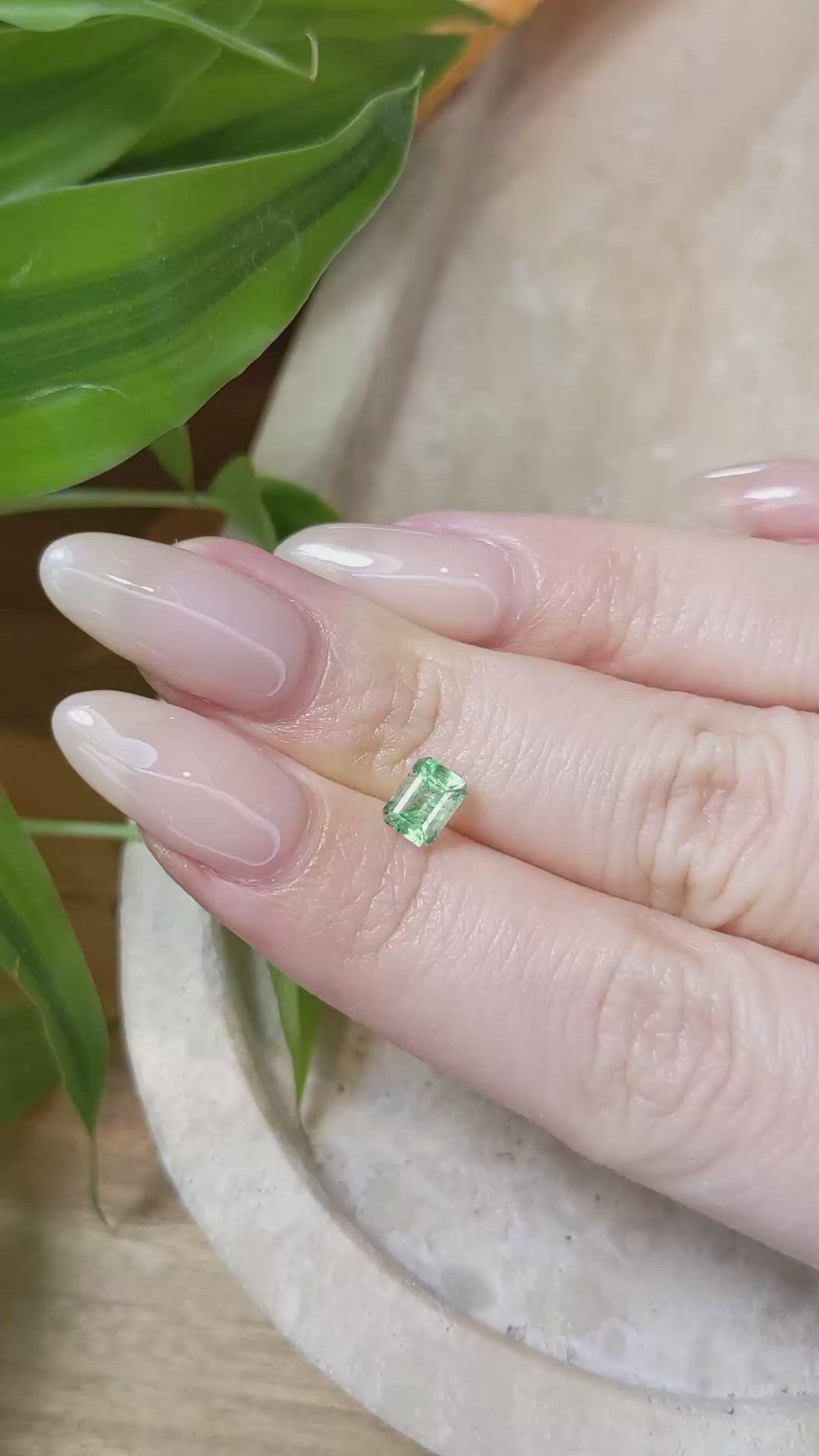 0.64 Ct. Emerald from Russia Size Video
