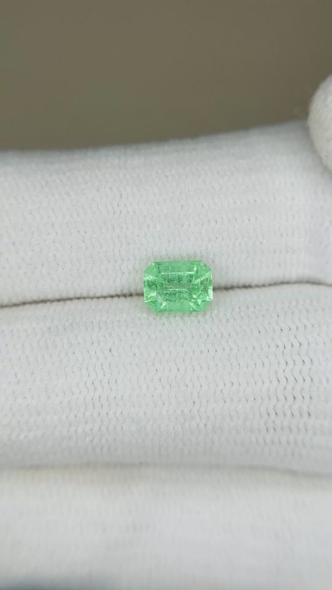 0.70 Ct. Emerald from Russia Size Video