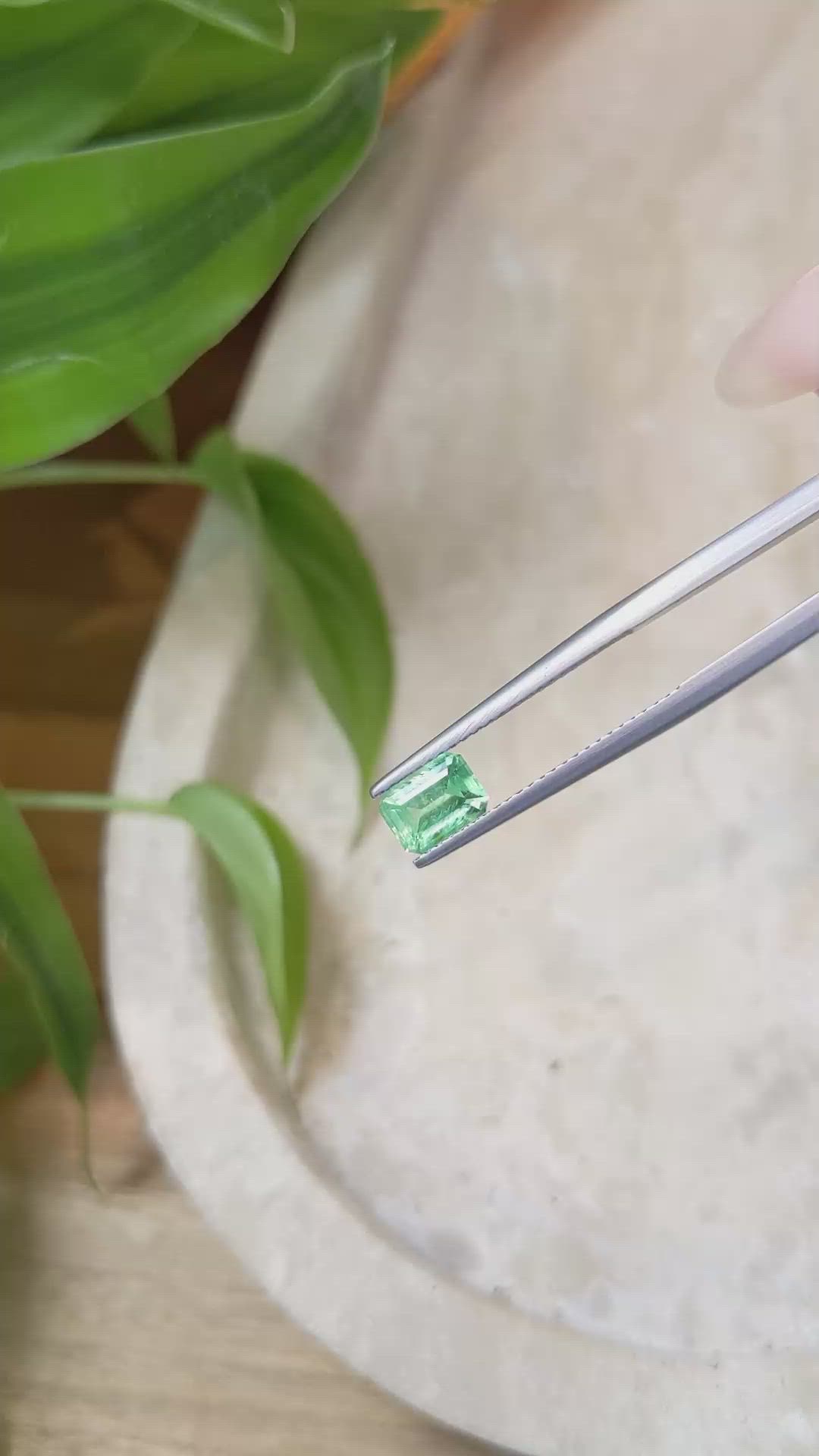 0.86 Ct. Emerald from Russia Size Video