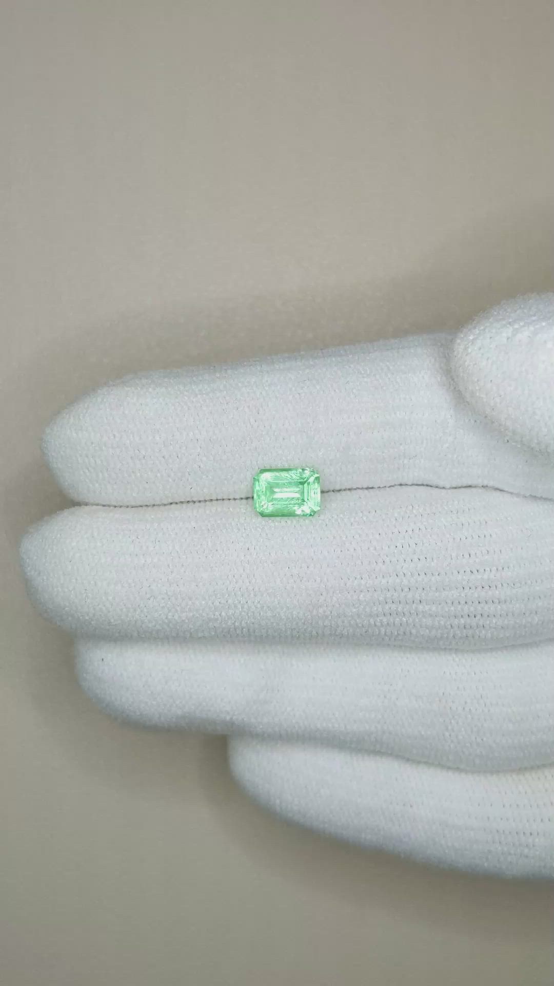 0.86 Ct. Emerald from Russia Size Video