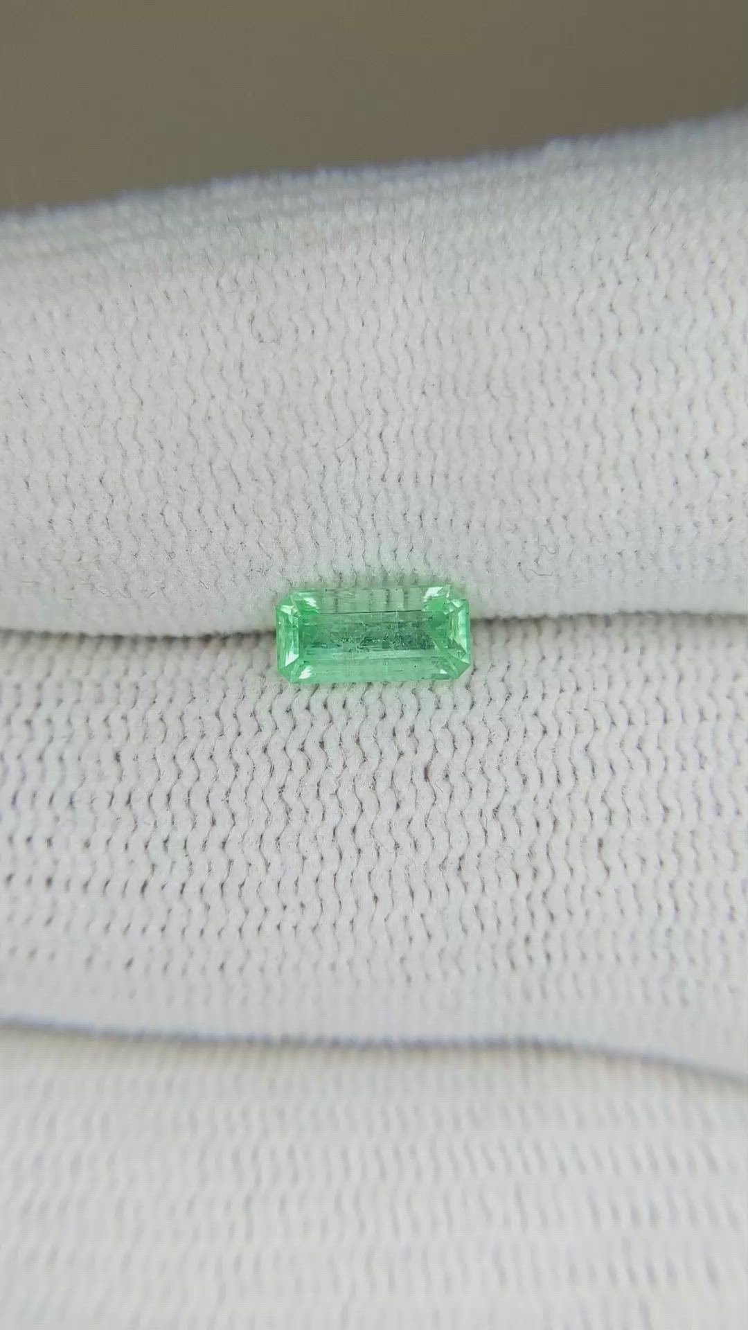 0.63 Ct. Emerald from Russia Size Video
