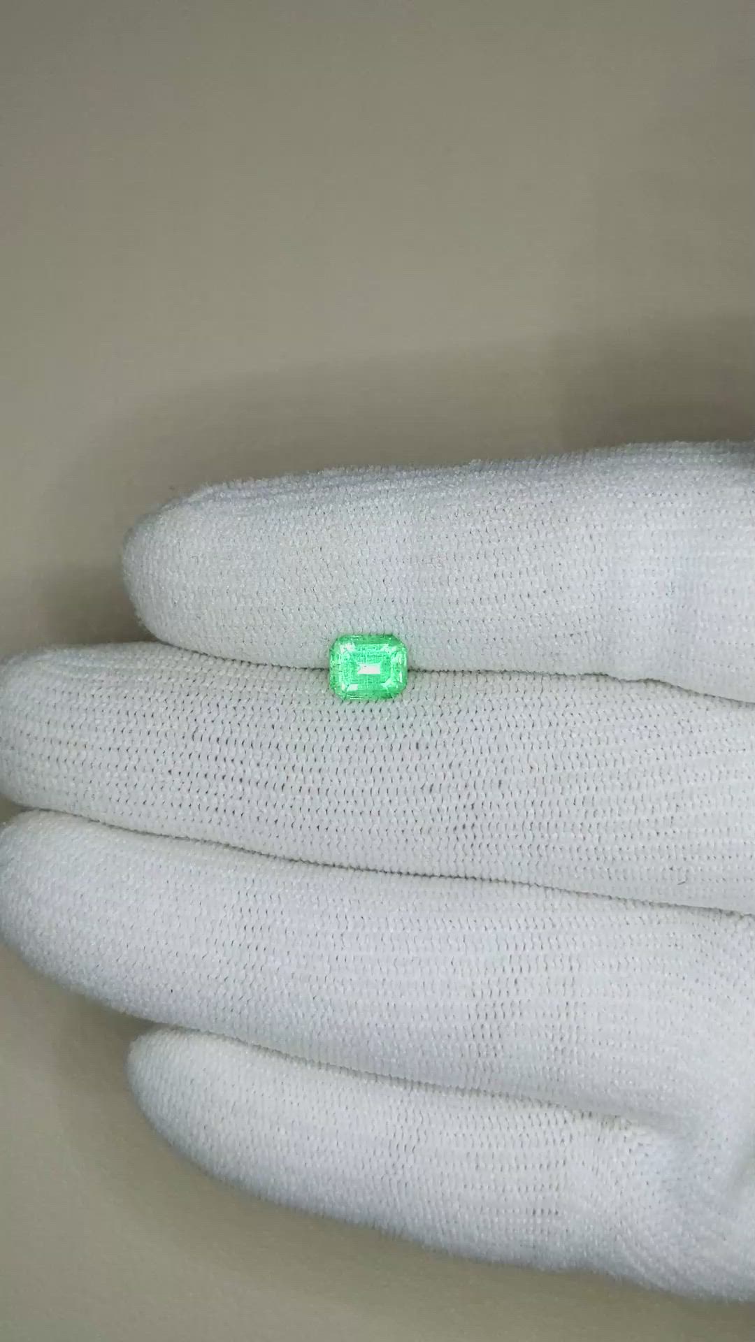 0.90 Ct. Emerald from Russia Size Video