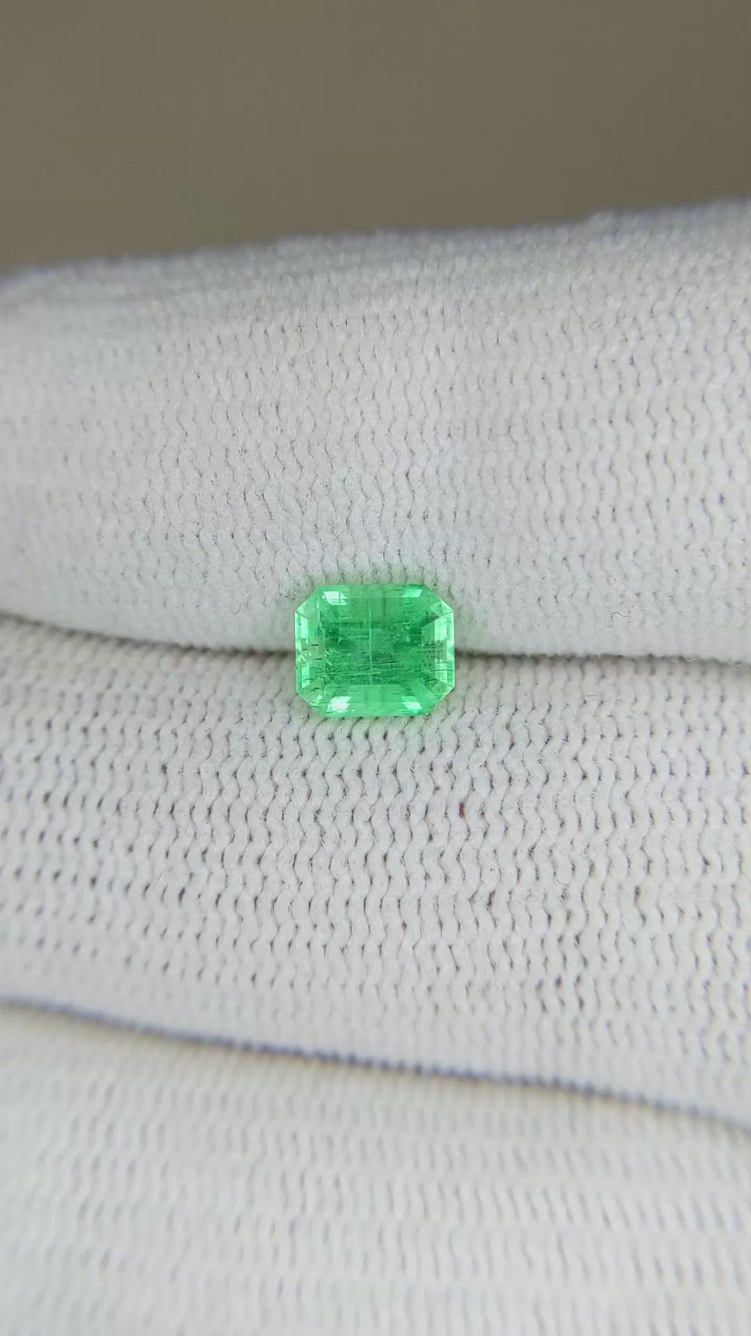 0.90 Ct. Emerald from Russia Size Video
