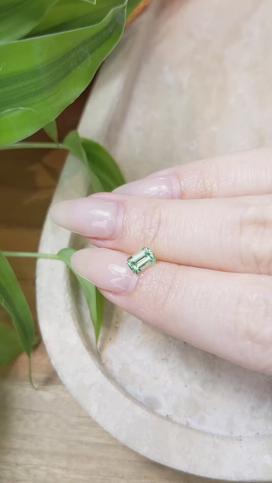 0.64 Ct. Emerald from Russia Size Video