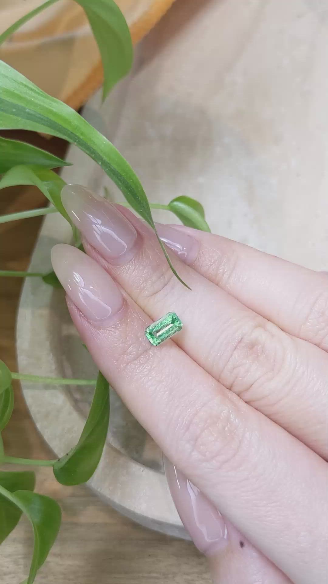 0.91 Ct. Emerald from Russia Size Video
