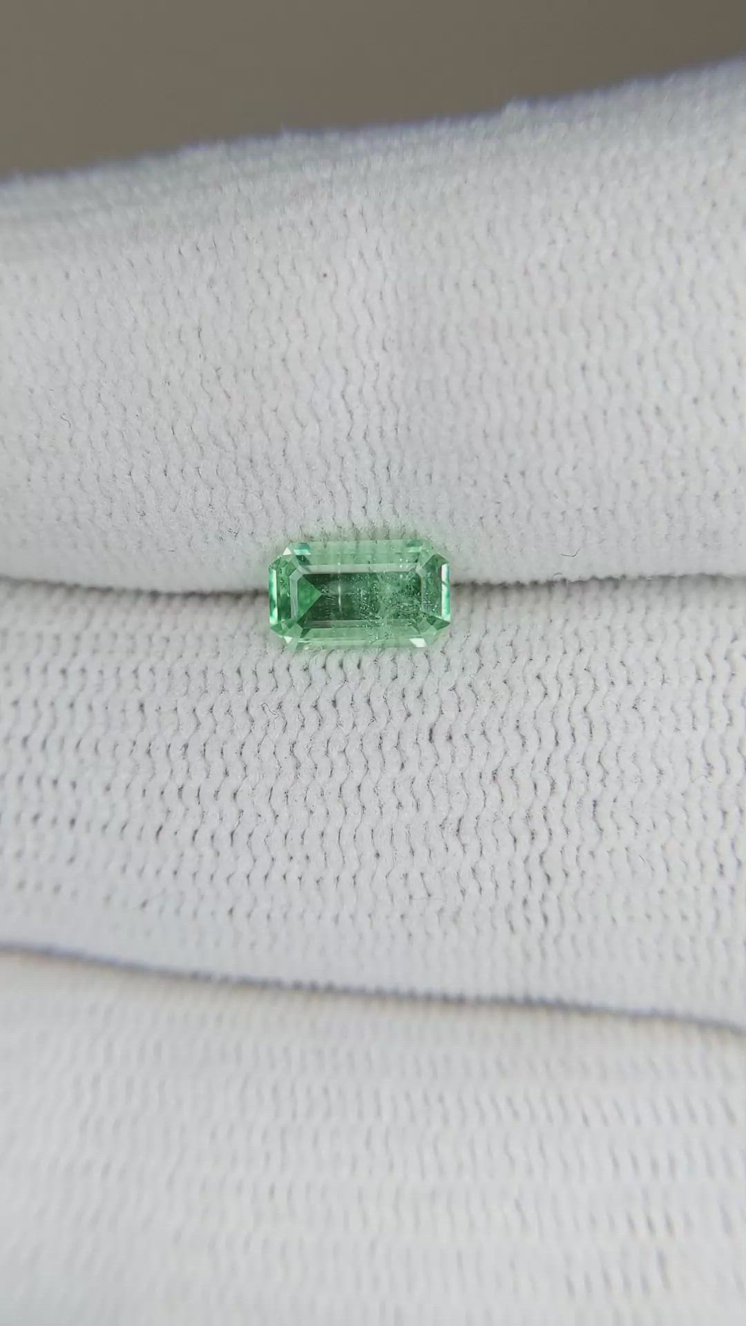 0.65 Ct. Emerald from Russia Size Video