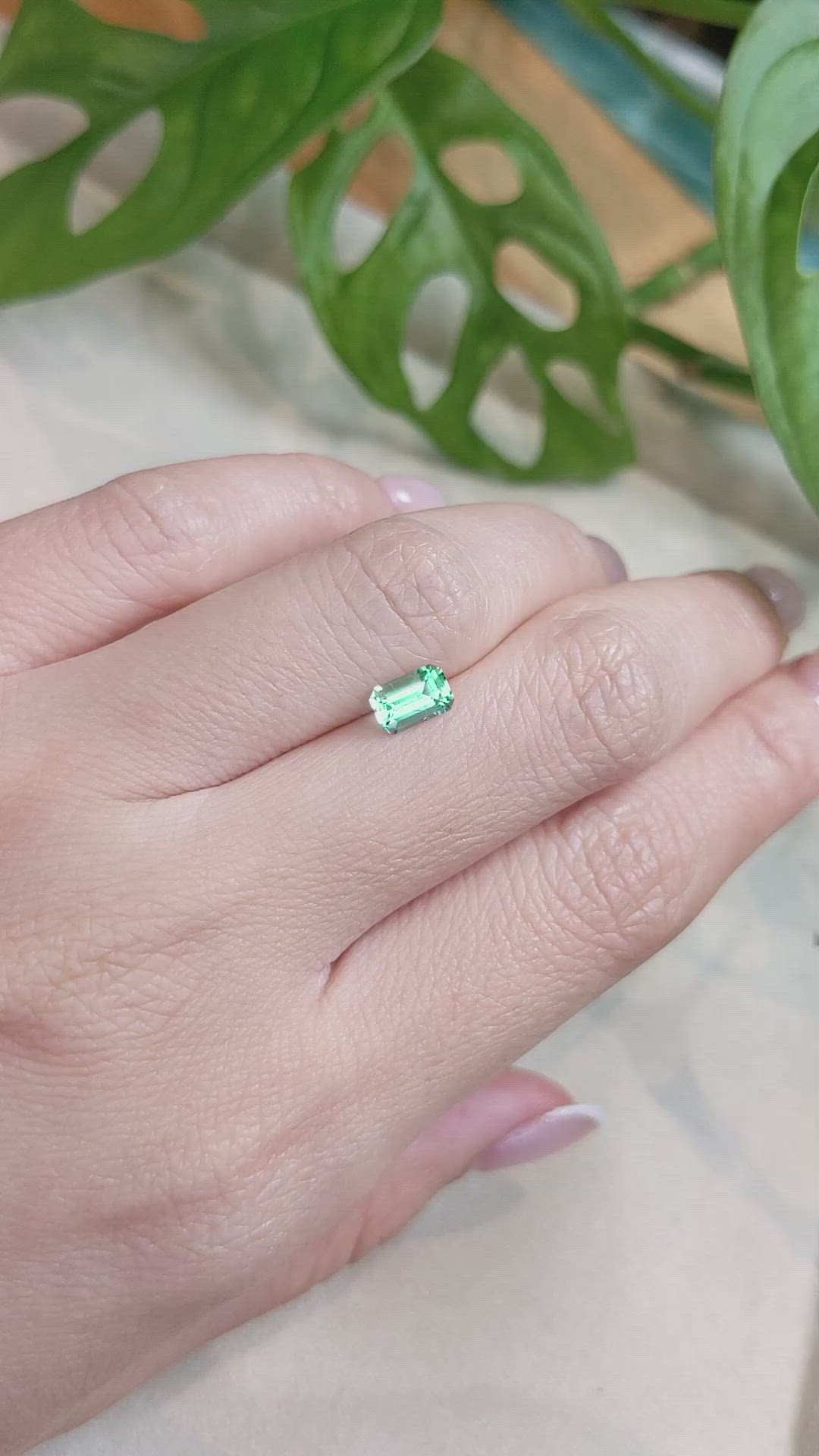 0.60 Ct. Emerald from Russia Size Video