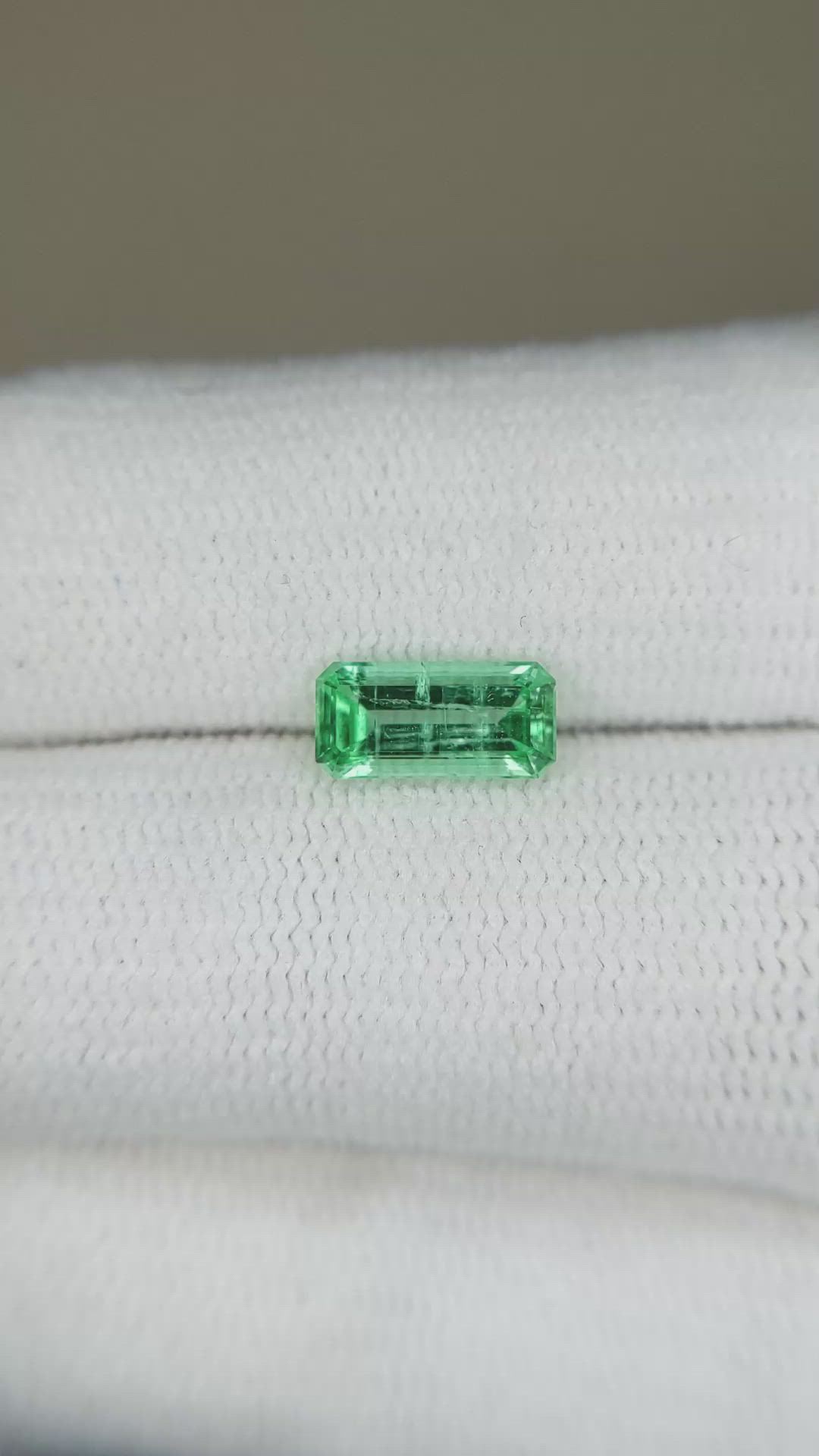 0.89 Ct. Emerald from Russia Size Video