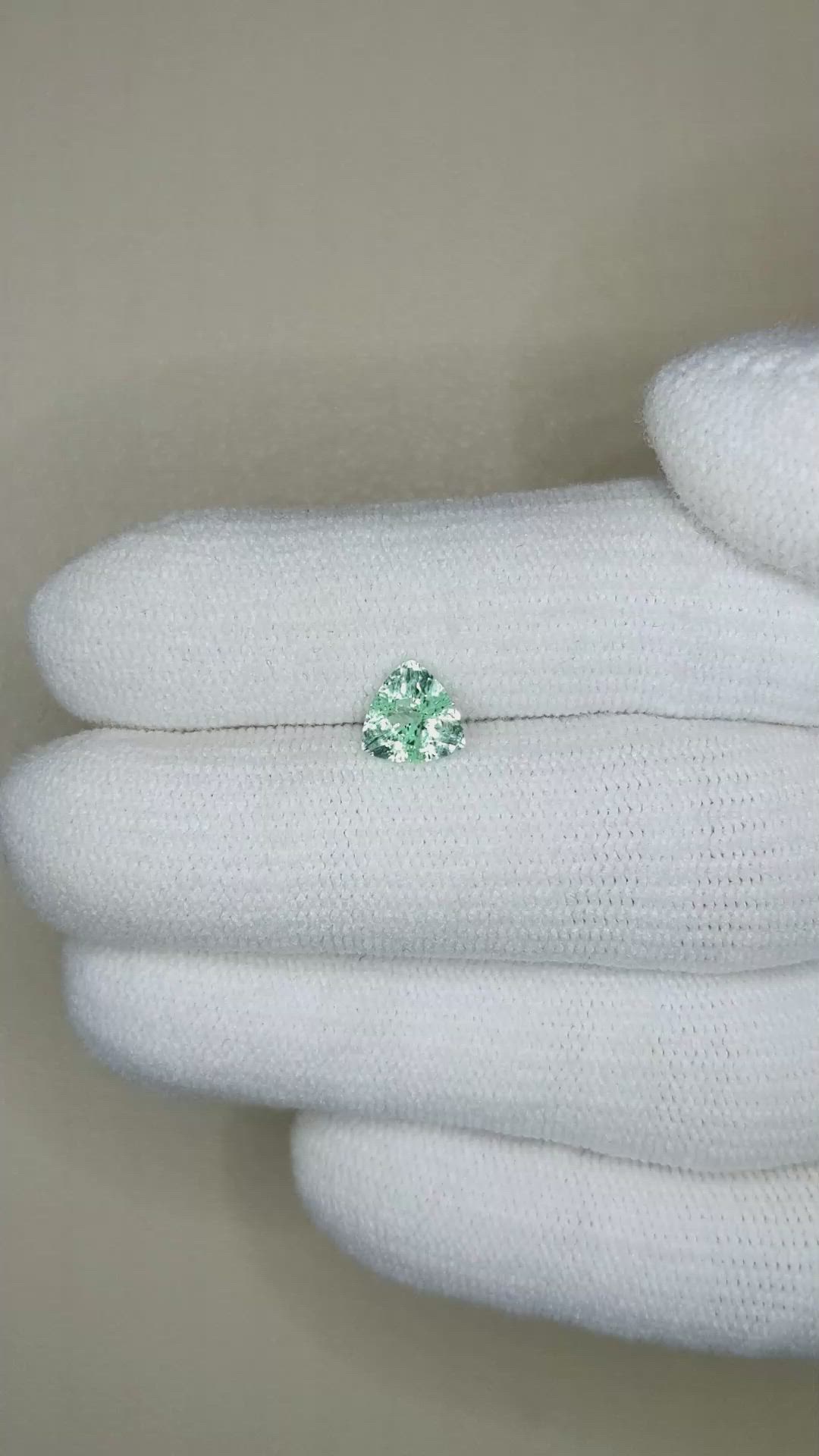 0.70 Ct. Emerald from Russia Size Video