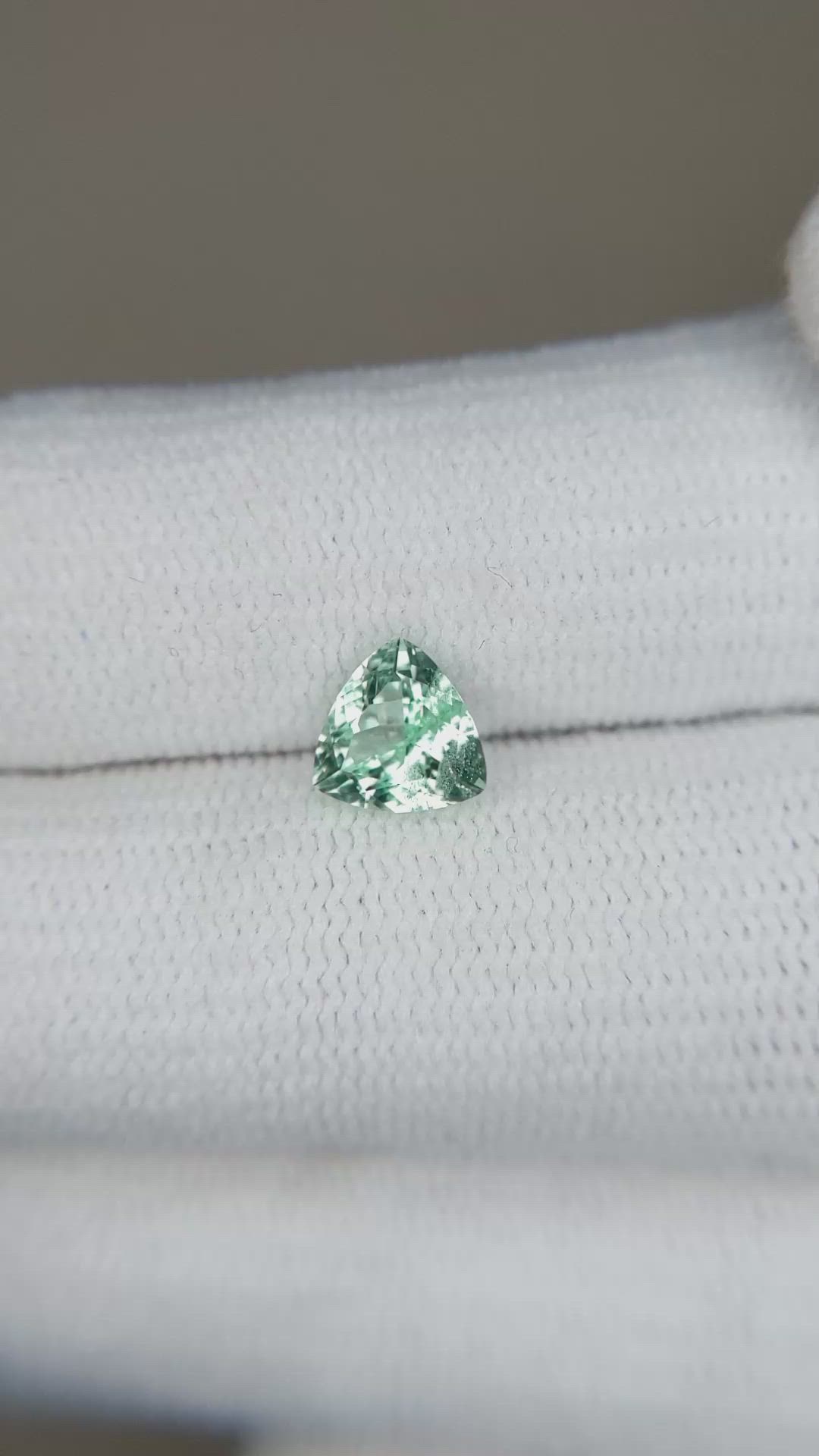 0.70 Ct. Emerald from Russia Size Video