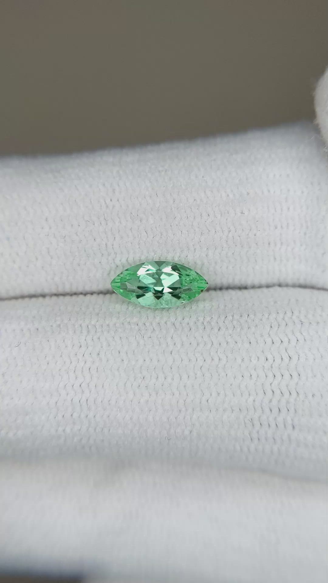 0.64 Ct. Emerald from Russia Size Video