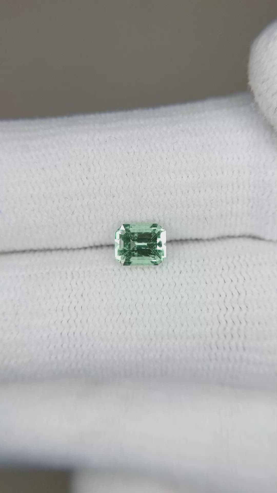 0.54 Ct. Emerald from Russia Size Video