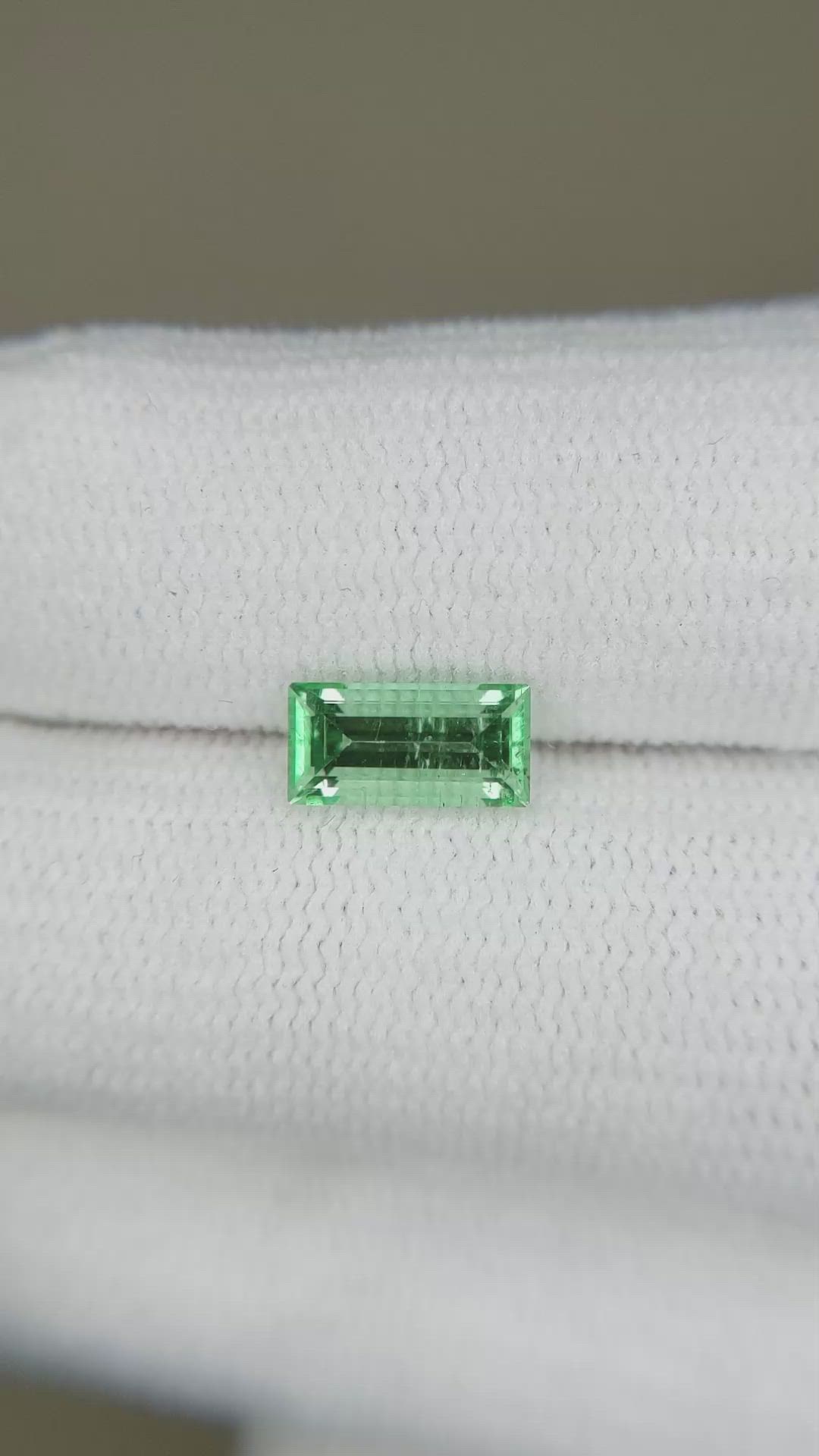0.85 Ct. Emerald from Russia Size Video