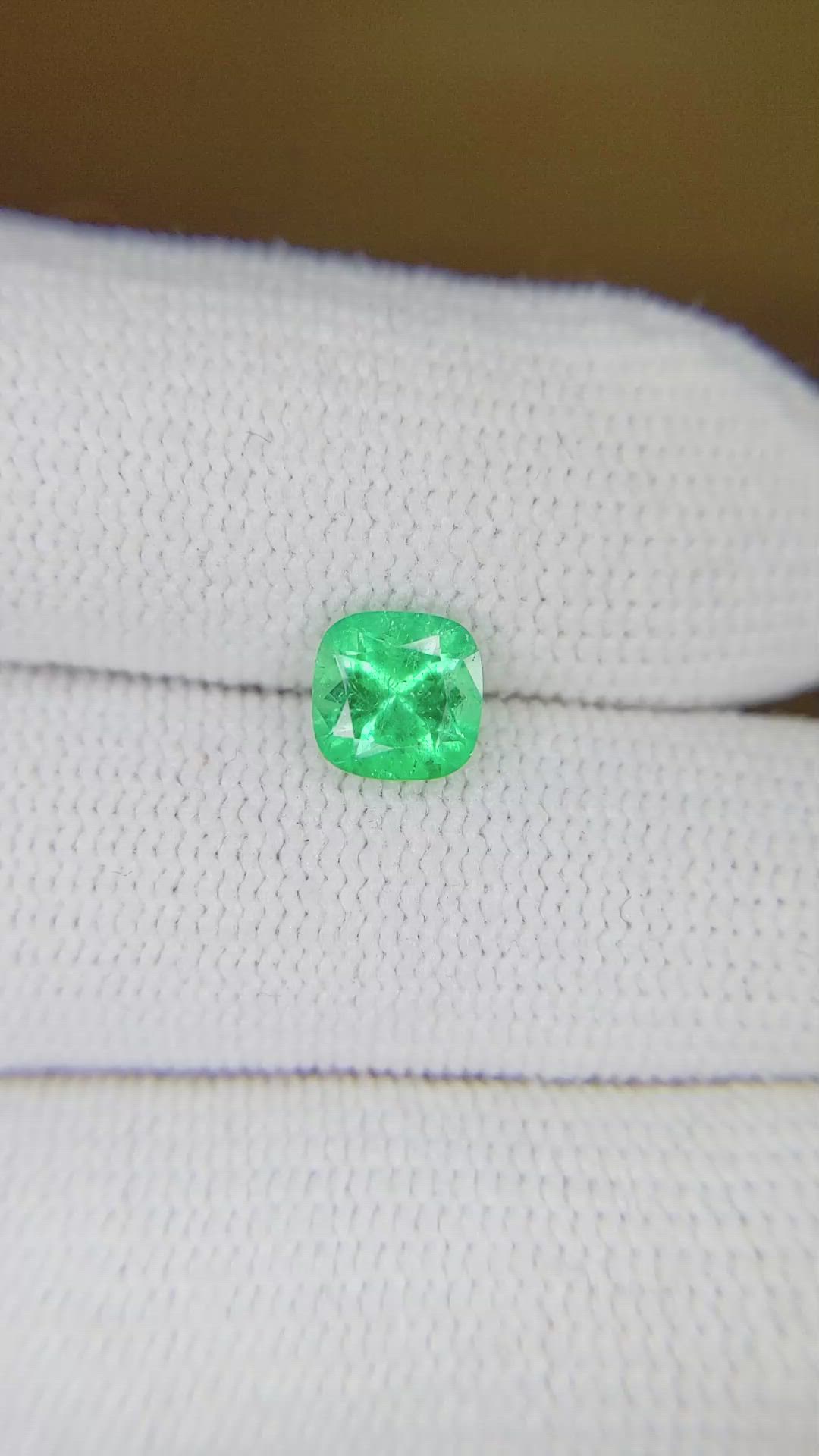 0.89 Ct. Emerald from Colombia Size Video