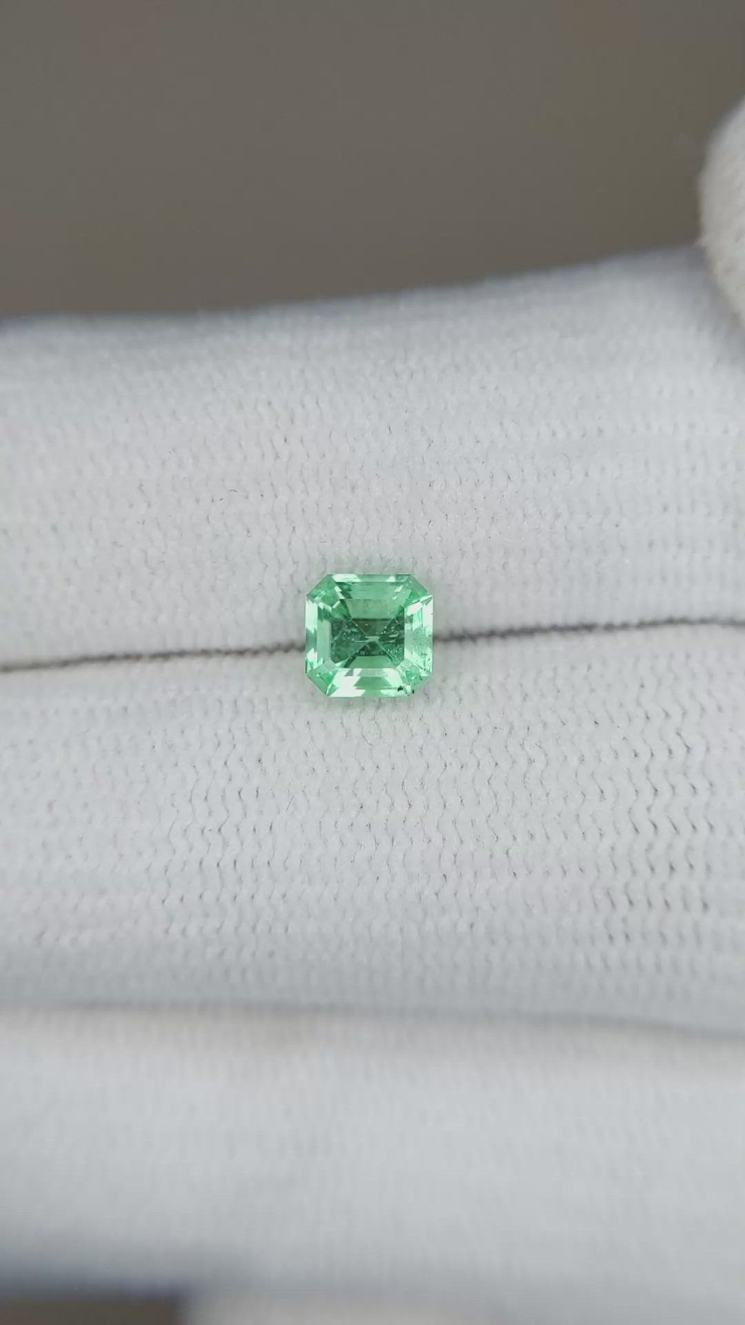 0.60 Ct. Emerald from Russia Size Video