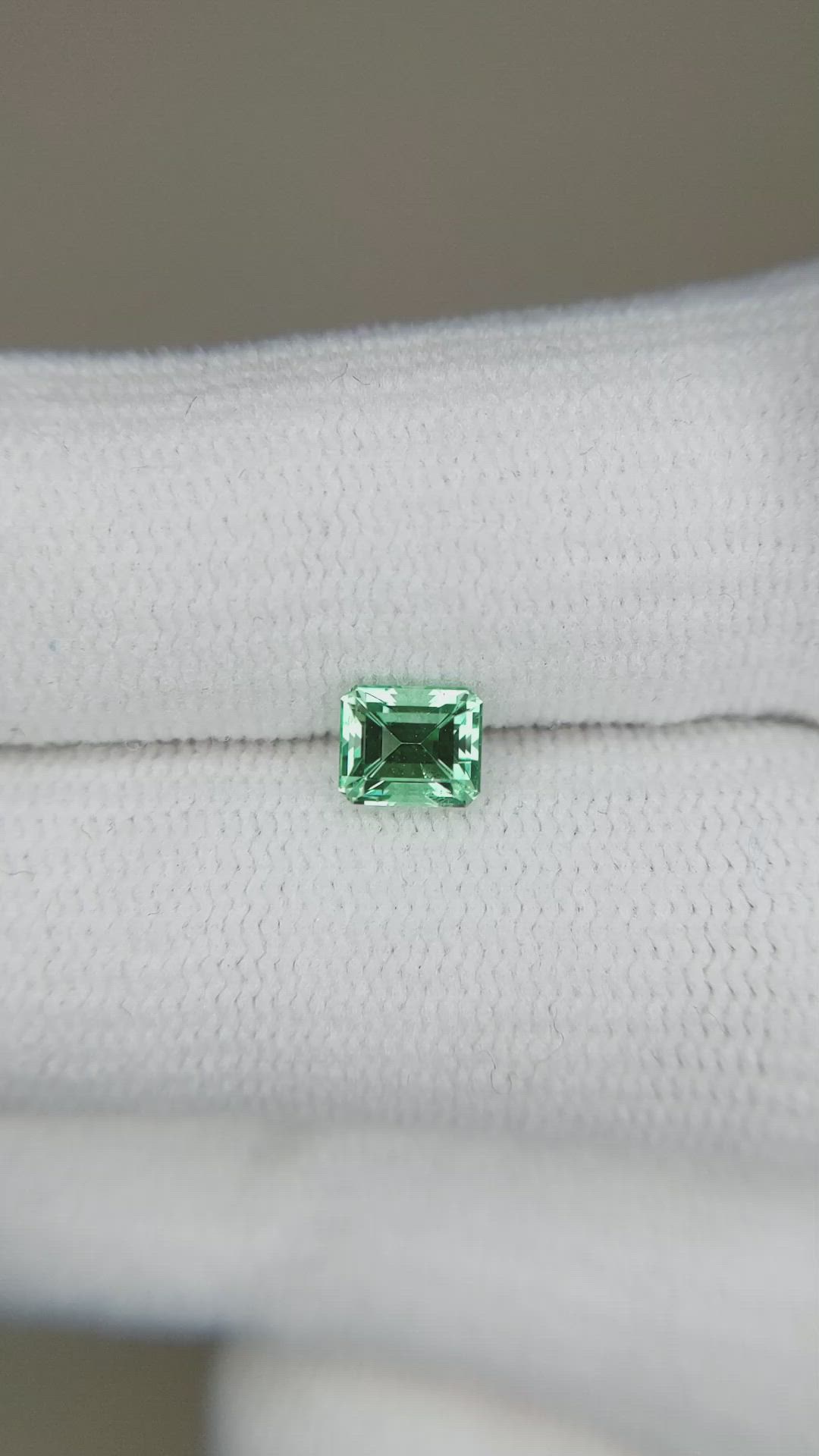 0.51 Ct. Emerald from Russia Size Video