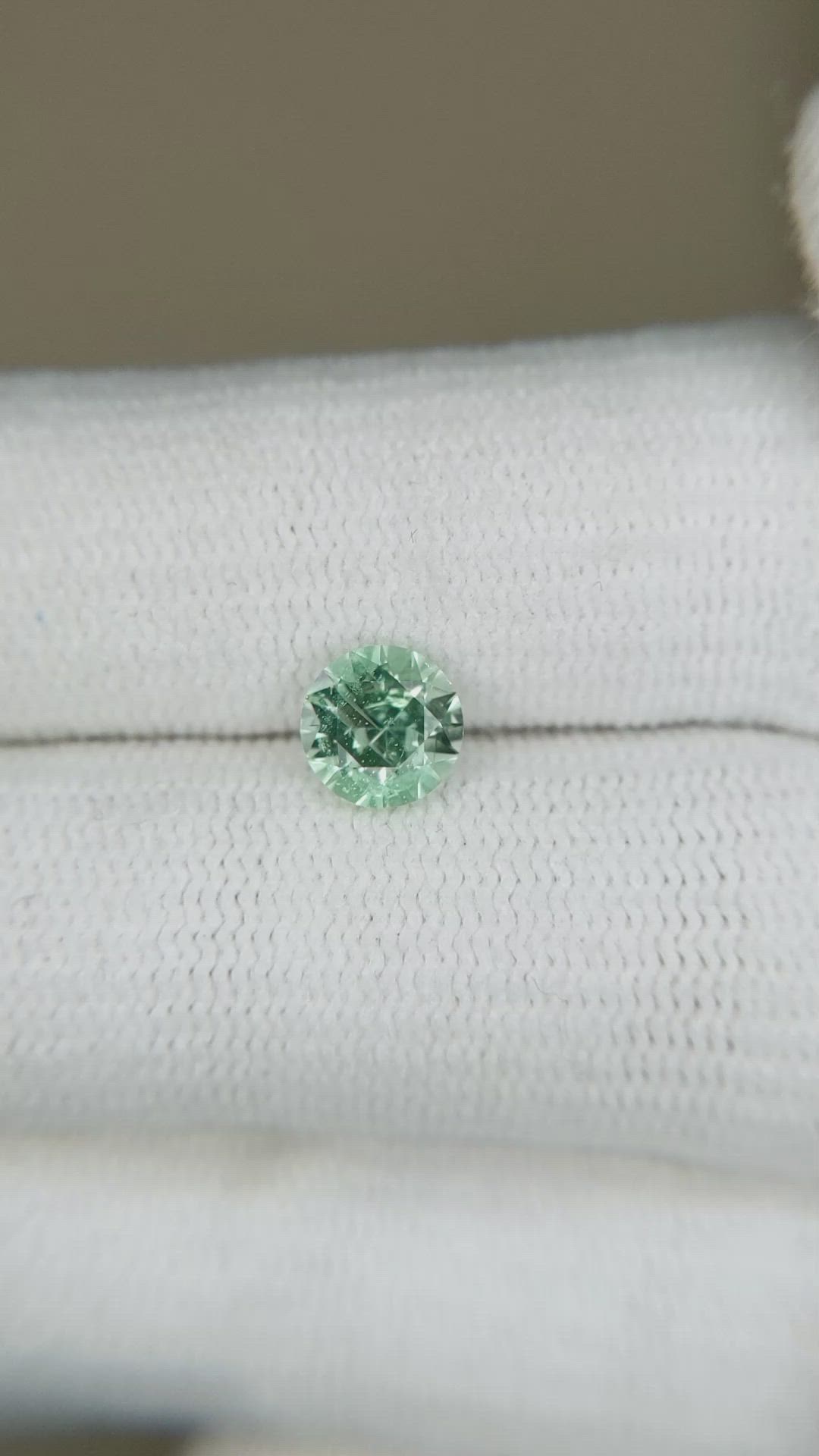 0.72 Ct. Emerald from Russia Size Video