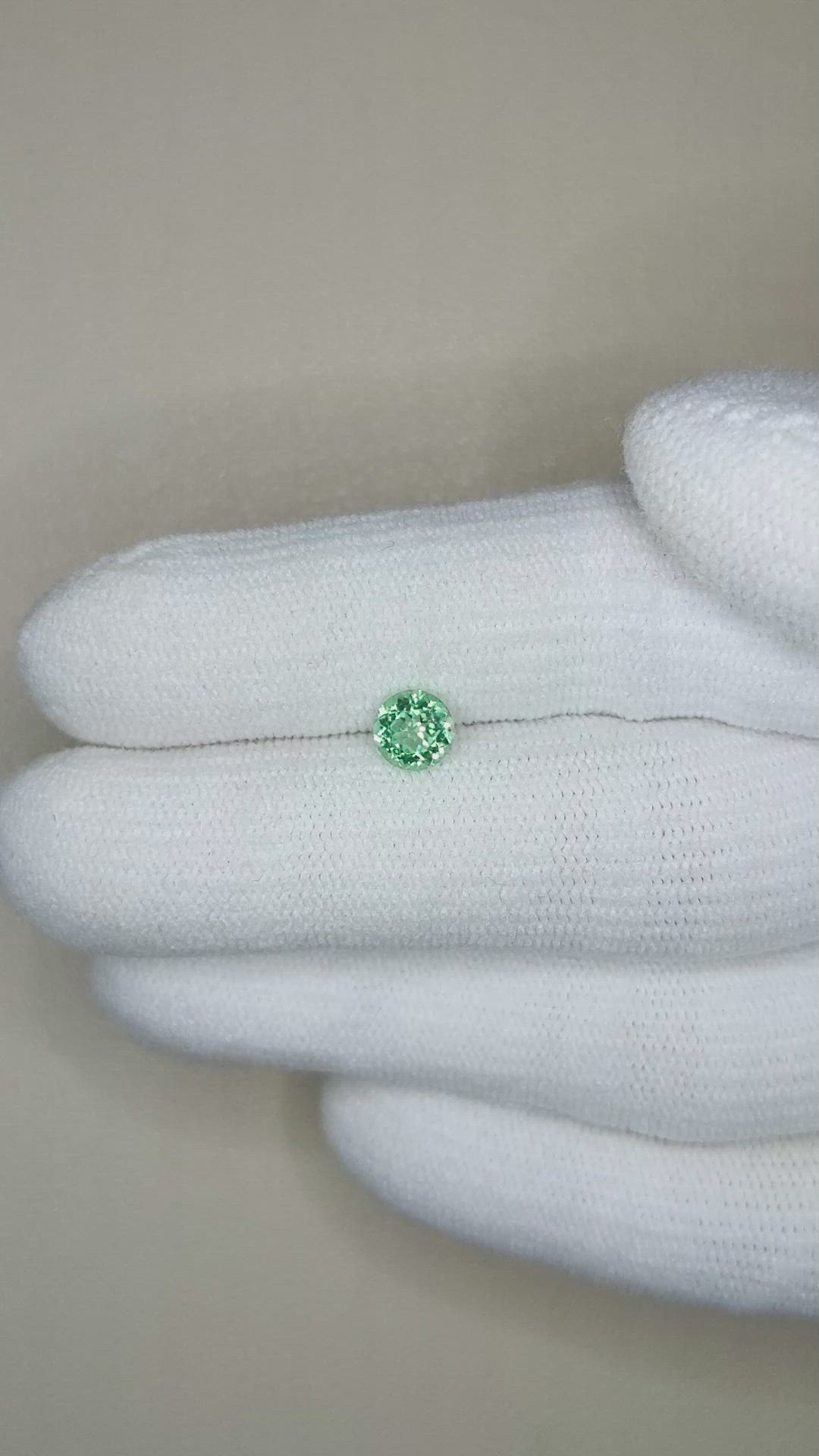 0.54 Ct. Emerald from Russia Size Video