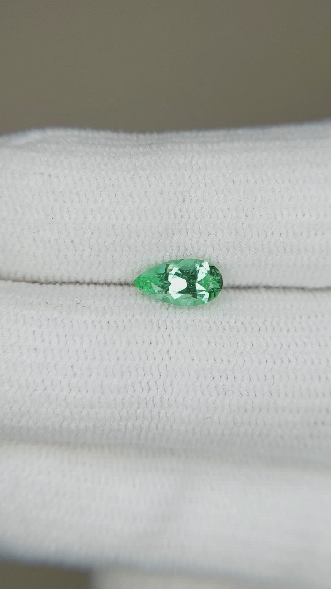 0.54 Ct. Emerald from Russia Size Video