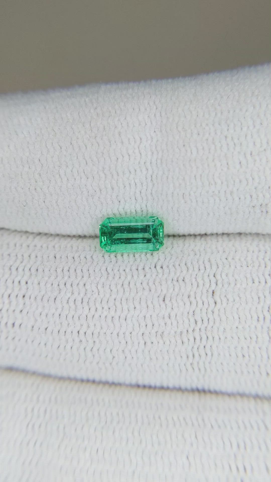0.62 Ct. Emerald from Russia Size Video