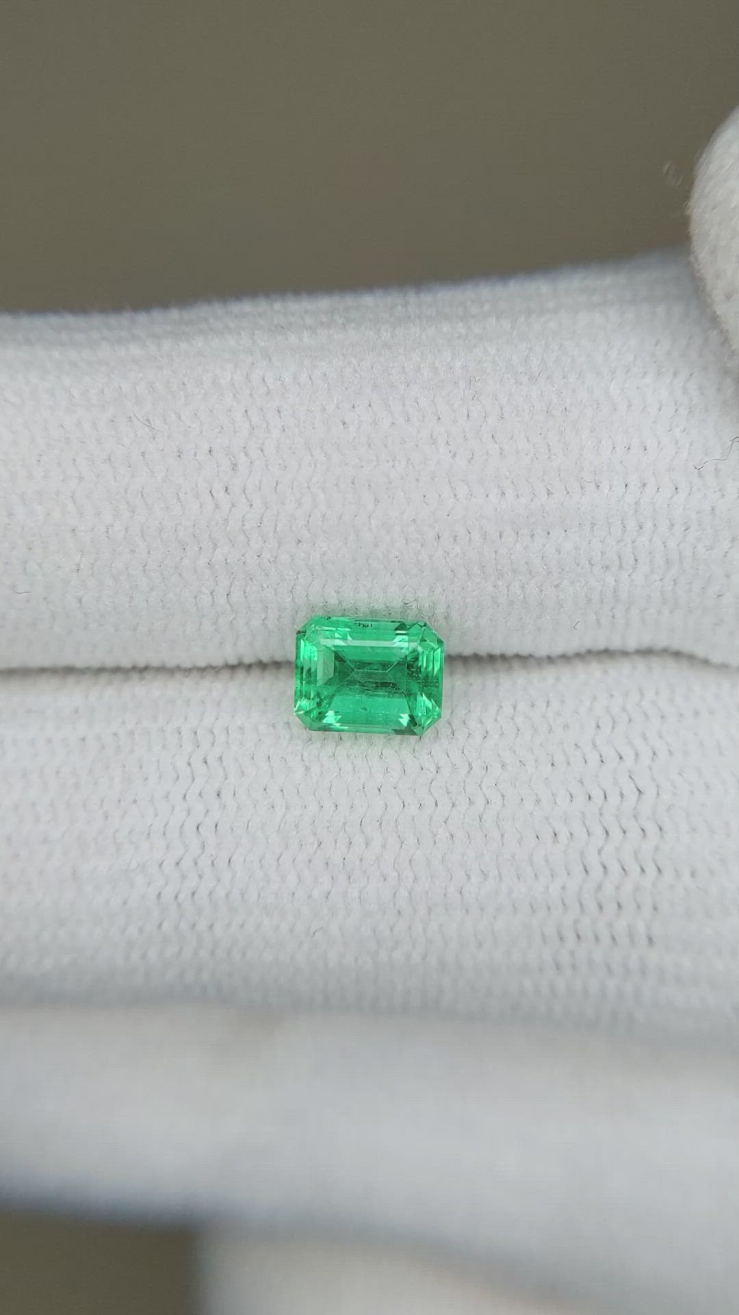 0.71 Ct. Emerald from Russia Size Video