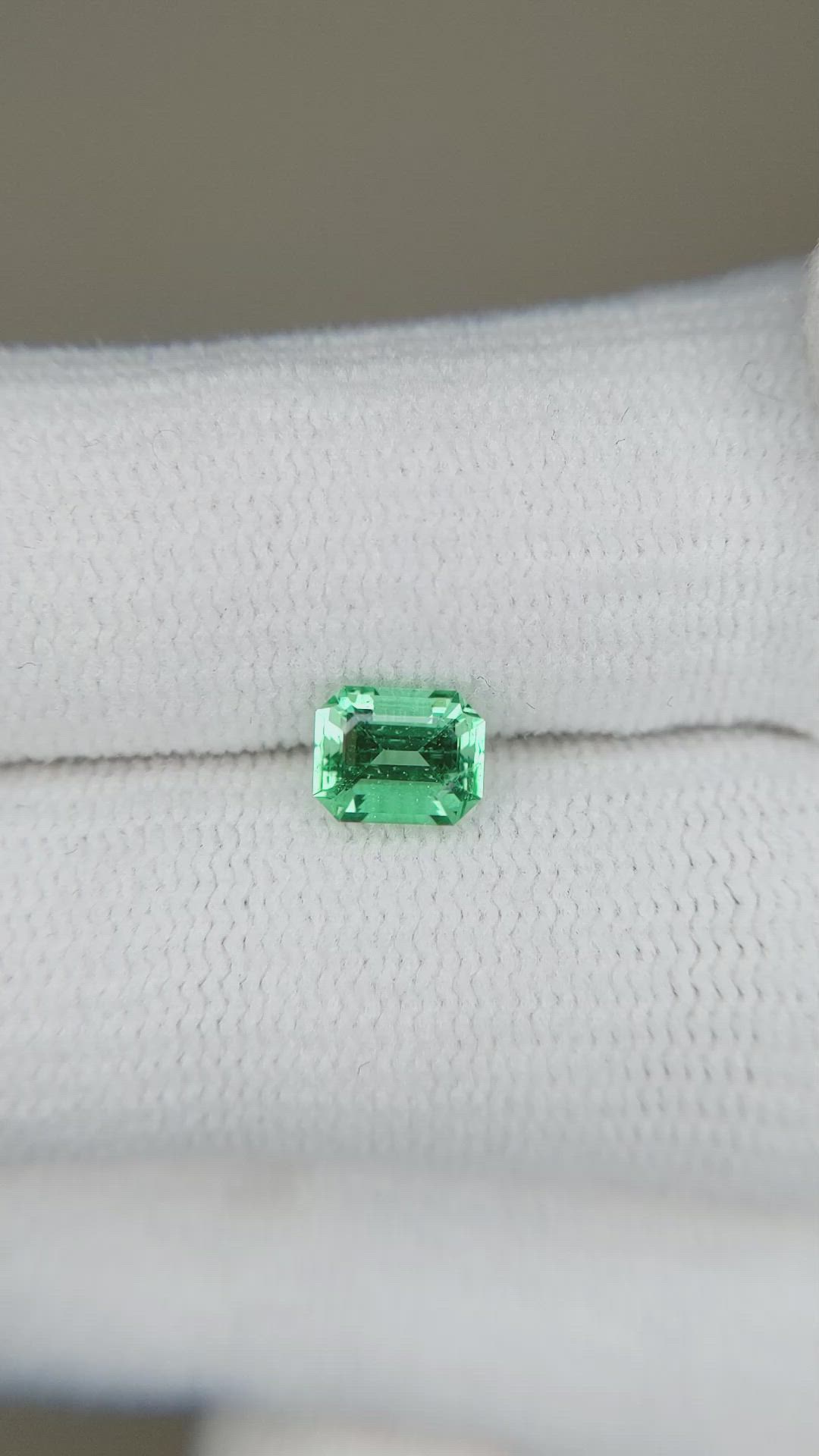 0.62 Ct. Emerald from Russia Size Video